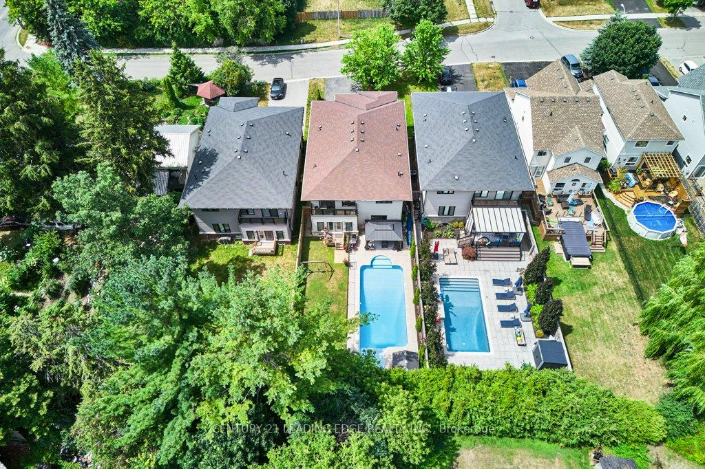 Photo 8 of 4 Mann Street, Clarington, Bowmanville — HOMEH