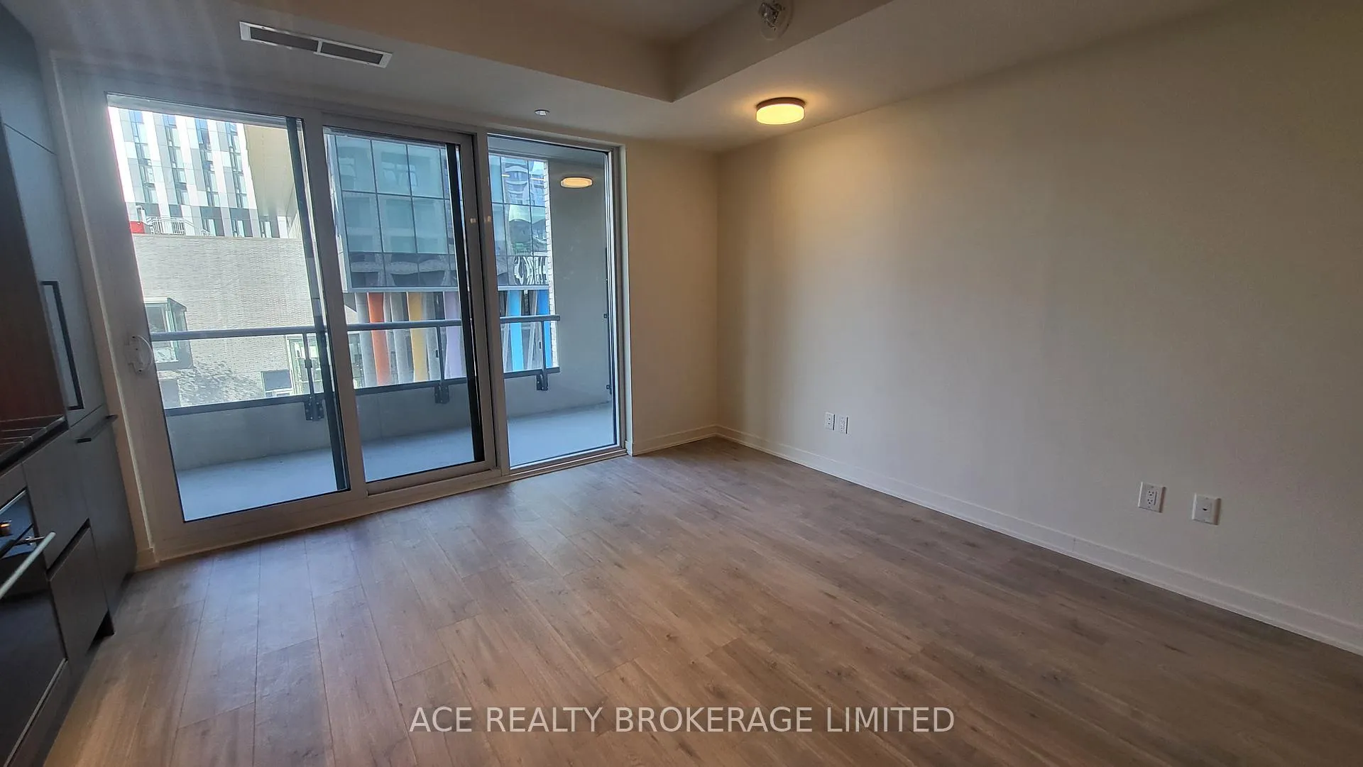 Photo 3 of Unit 303, 425 front Street E, Toronto, Waterfront Communities — HOMEH