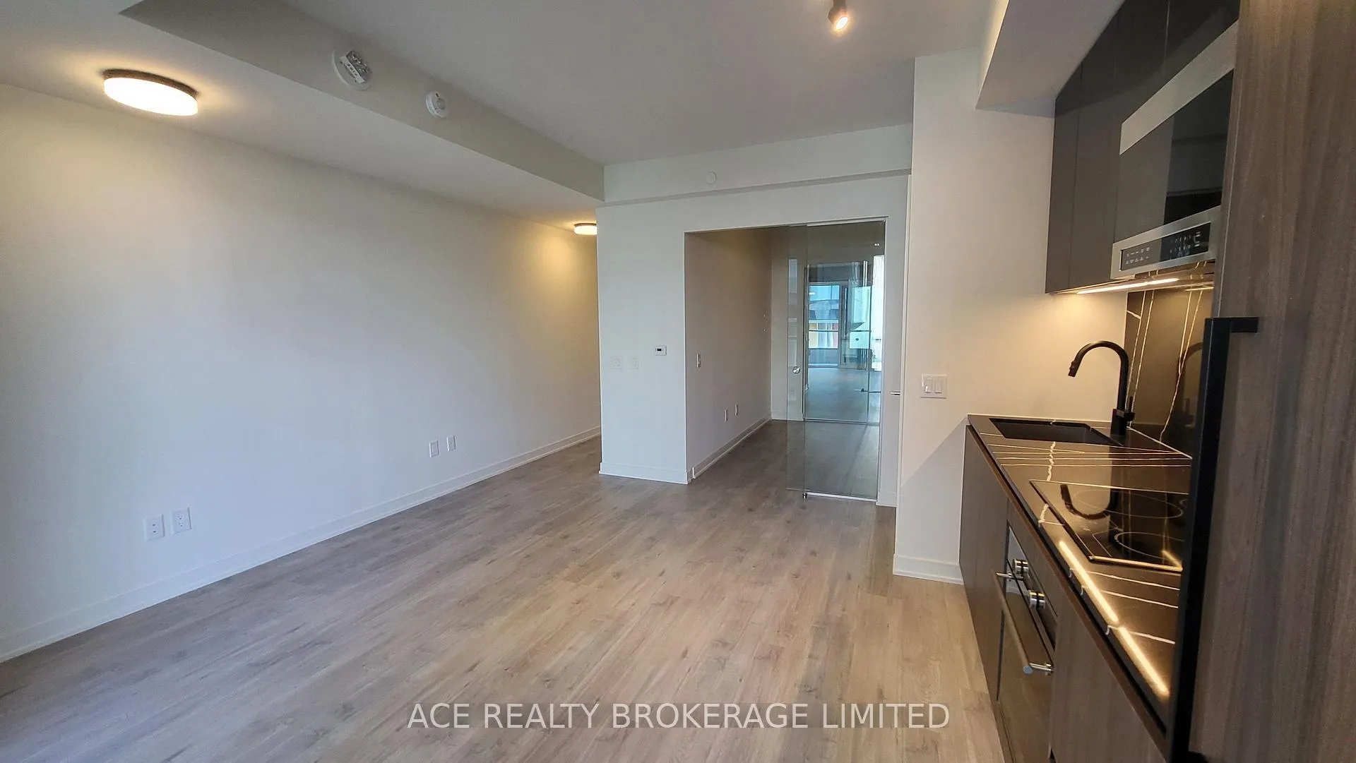 Photo 4 of Unit 303, 425 front Street E, Toronto, Waterfront Communities — HOMEH