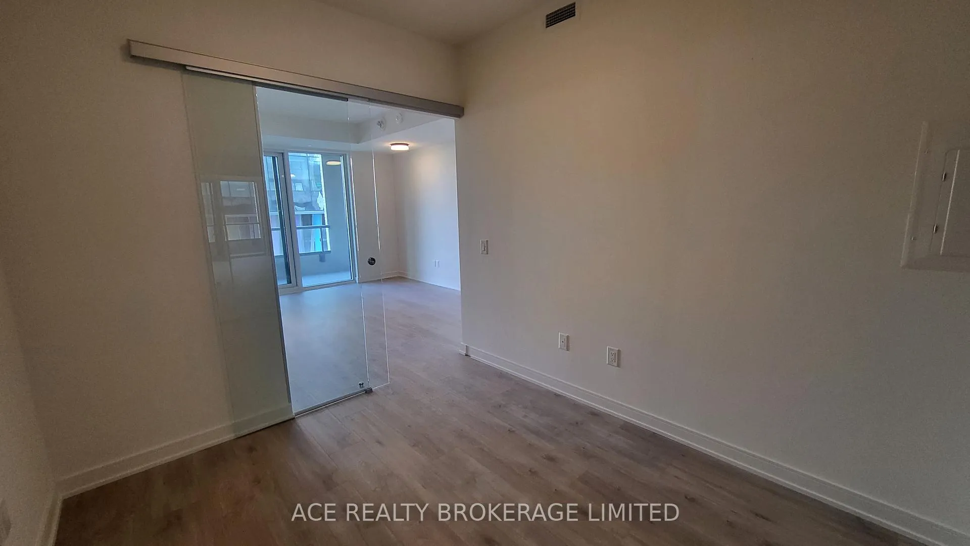 Photo 5 of Unit 303, 425 front Street E, Toronto, Waterfront Communities — HOMEH