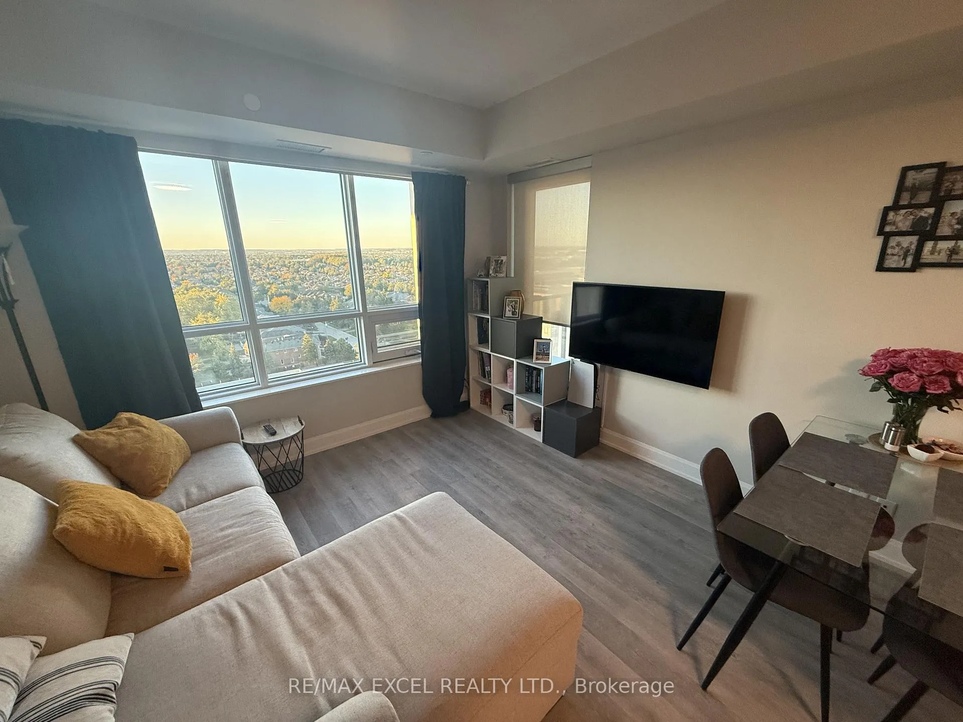 Photo 5 of Unit 1715, 38 Gandhi Lane, Markham, Commerce Valley — HOMEH