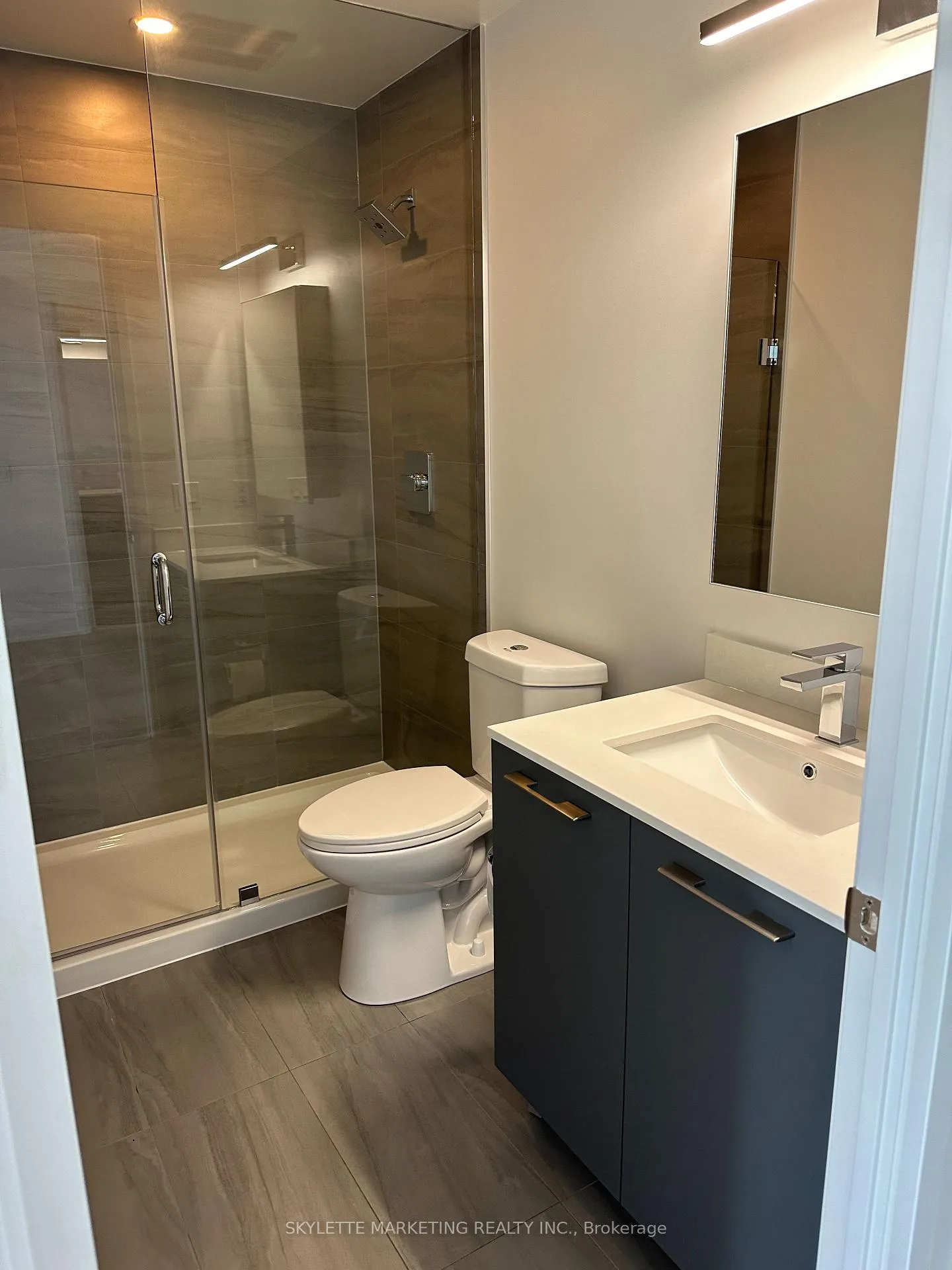 Photo 5 of Unit 505, 38 water walk dr, Markham, Unionville — HOMEH