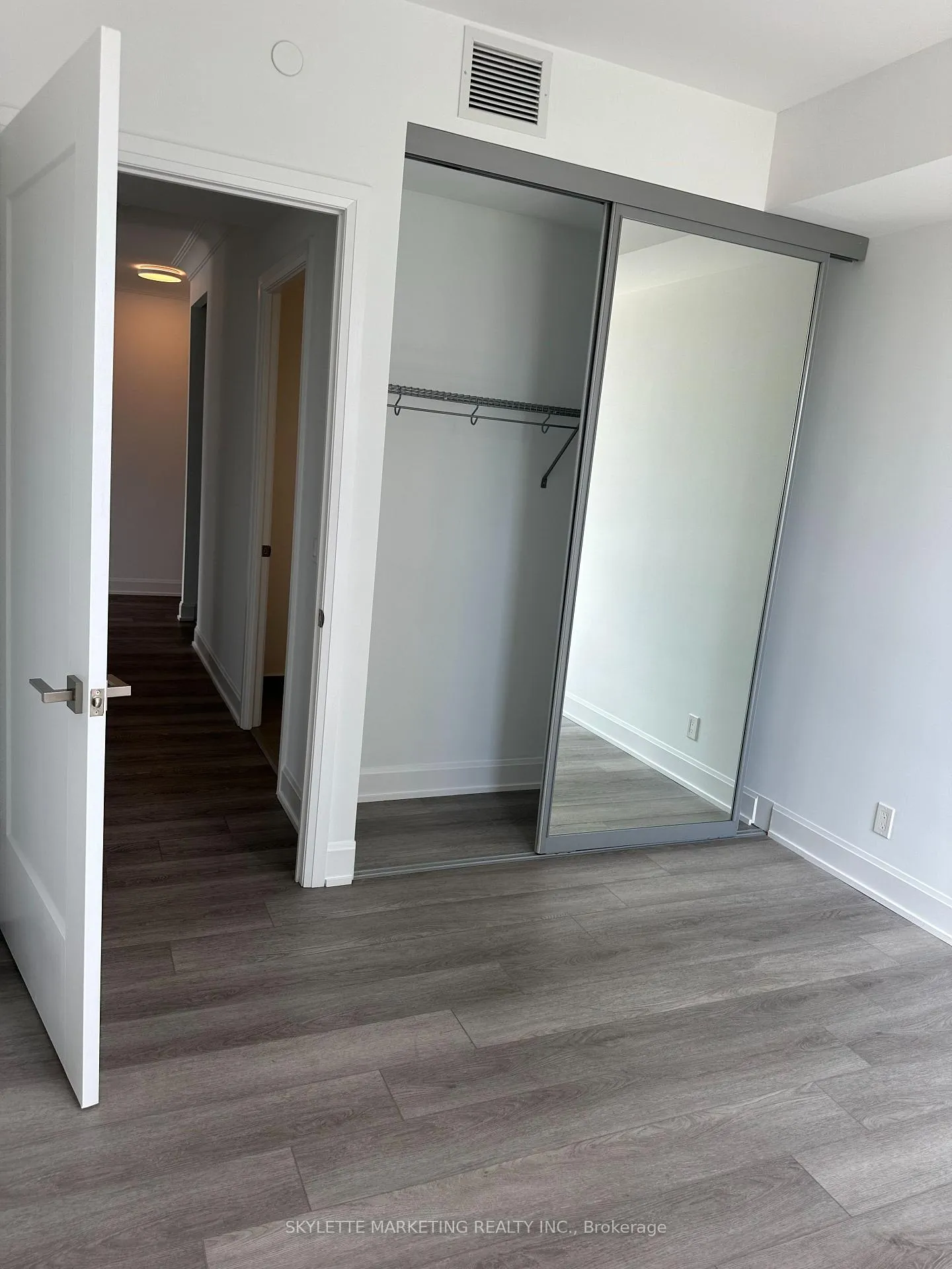 Photo 8 of Unit 505, 38 water walk dr, Markham, Unionville — HOMEH