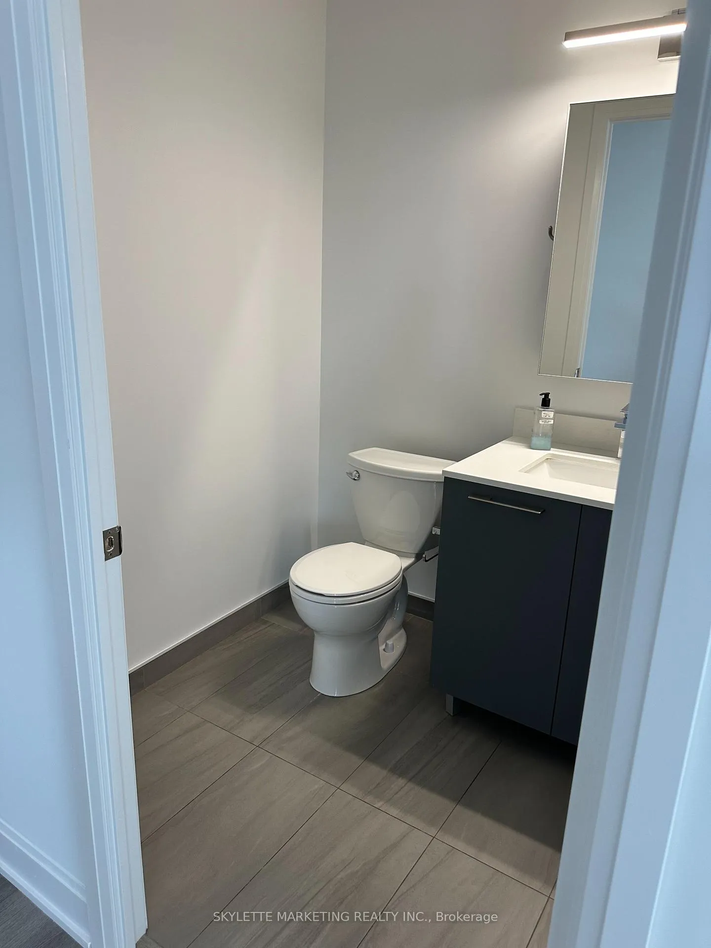 Photo 10 of Unit 505, 38 water walk dr, Markham, Unionville — HOMEH