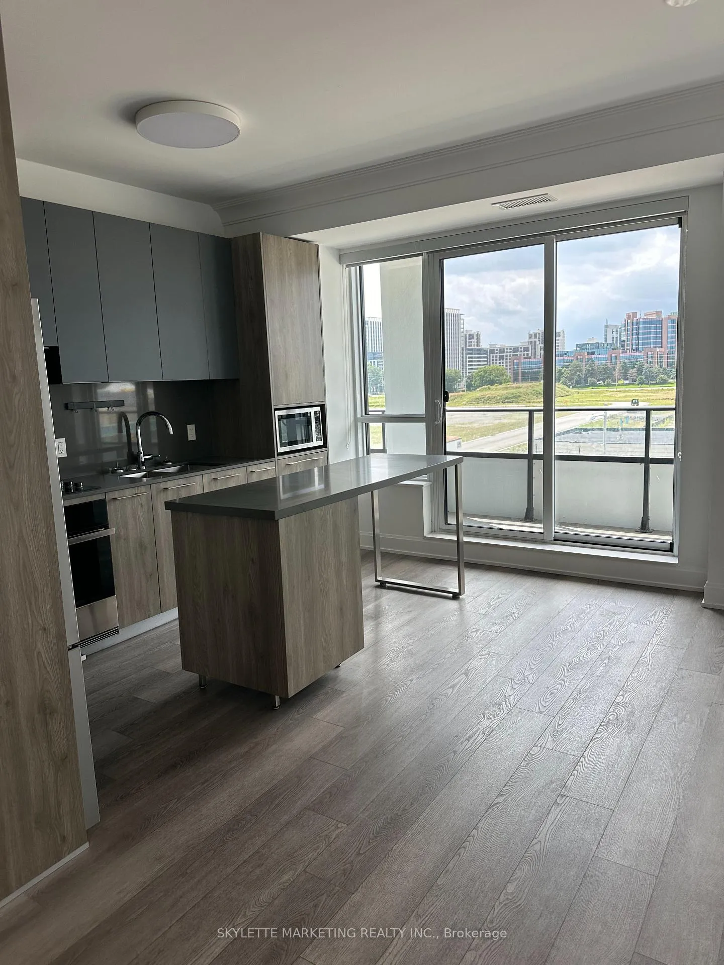 Photo 15 of Unit 505, 38 water walk dr, Markham, Unionville — HOMEH