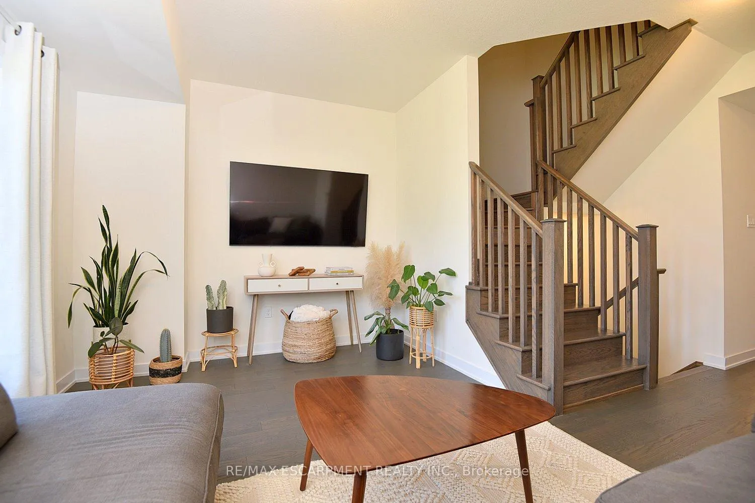 Photo 3 of Unit 5, 383 Dundas Street E, Hamilton, Waterdown — HOMEH