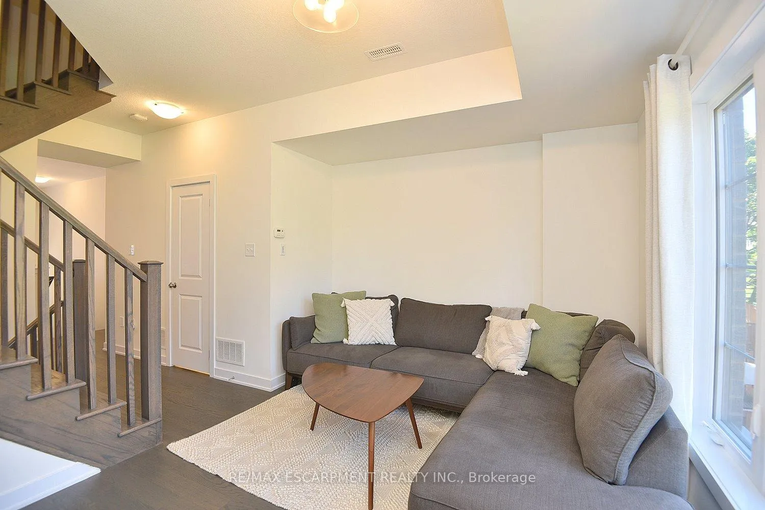 Photo 4 of Unit 5, 383 Dundas Street E, Hamilton, Waterdown — HOMEH