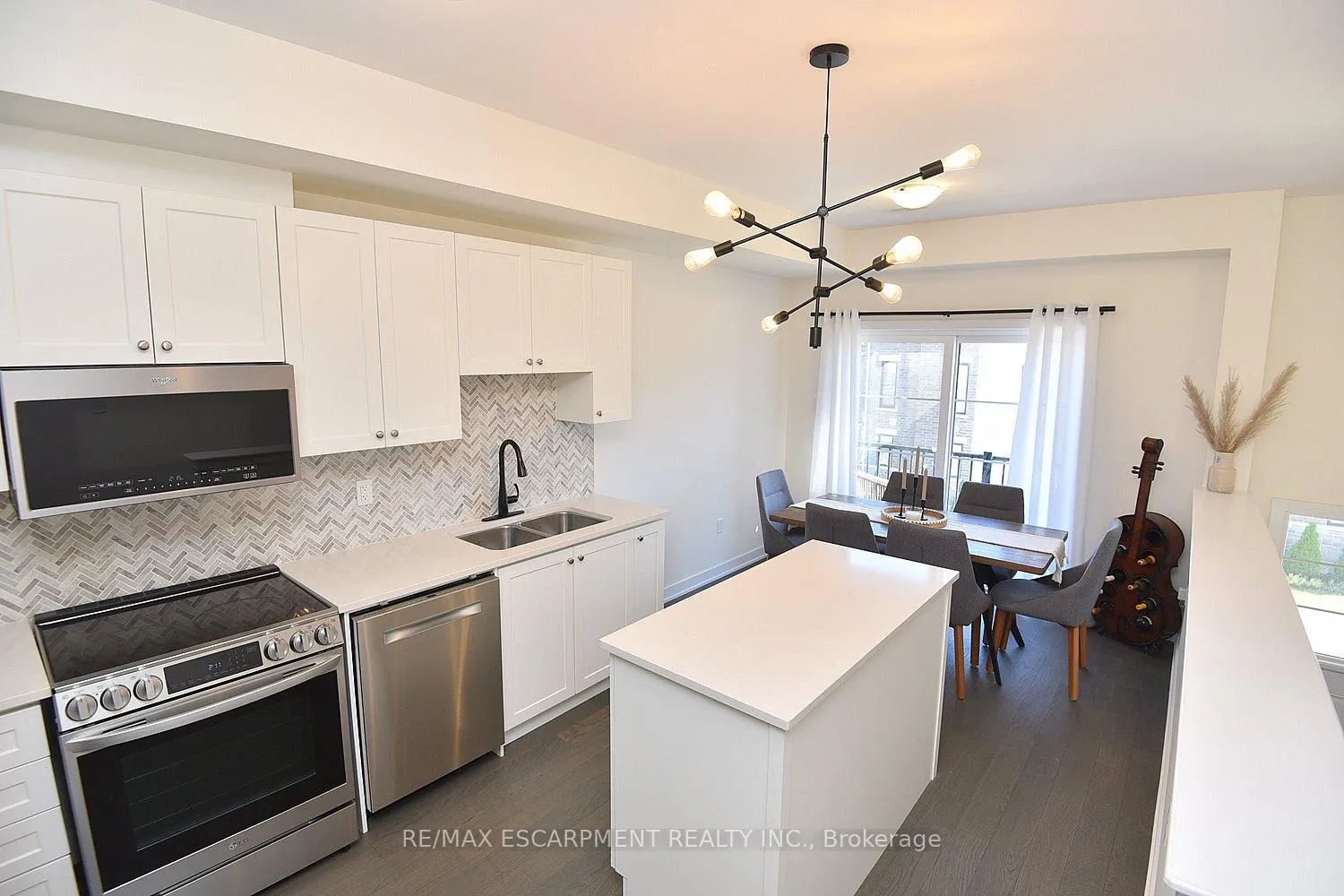 Photo 9 of Unit 5, 383 Dundas Street E, Hamilton, Waterdown — HOMEH