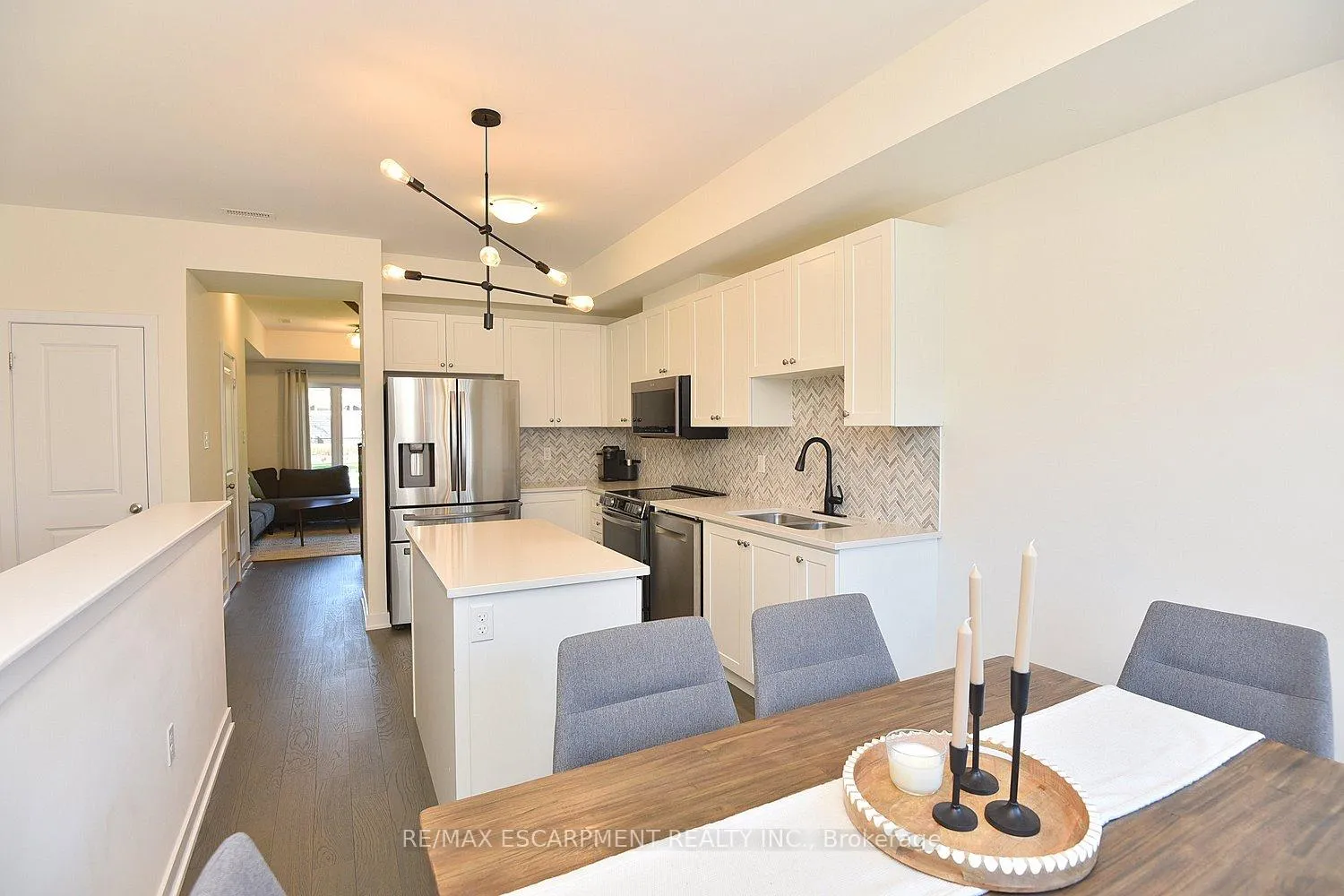 Photo 12 of Unit 5, 383 Dundas Street E, Hamilton, Waterdown — HOMEH