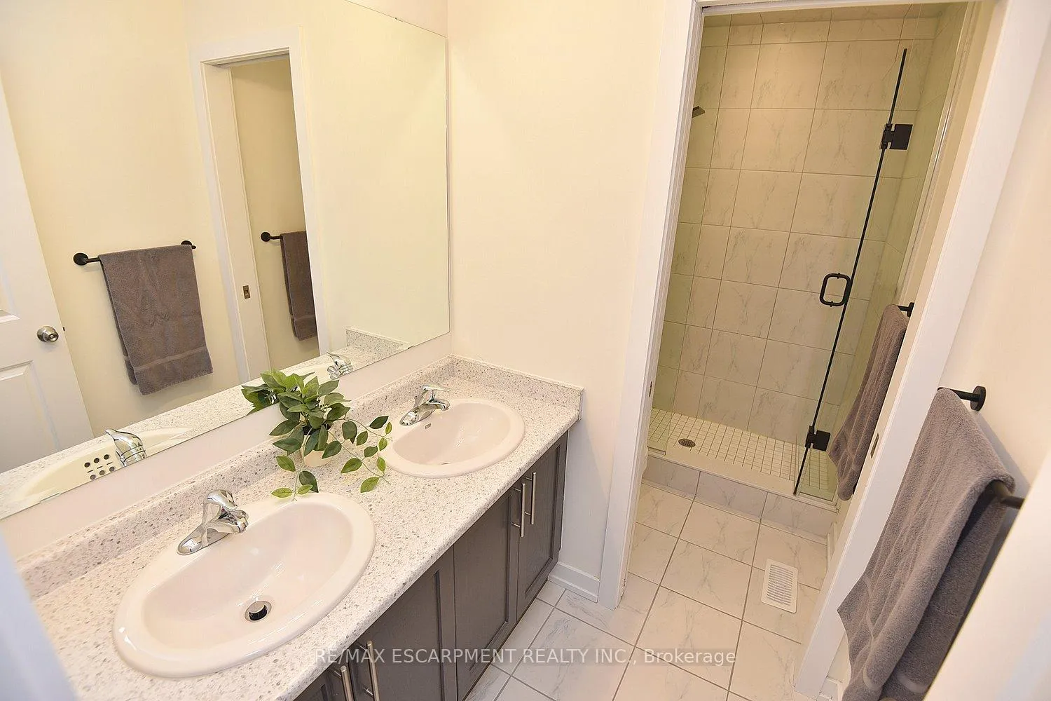 Photo 23 of Unit 5, 383 Dundas Street E, Hamilton, Waterdown — HOMEH