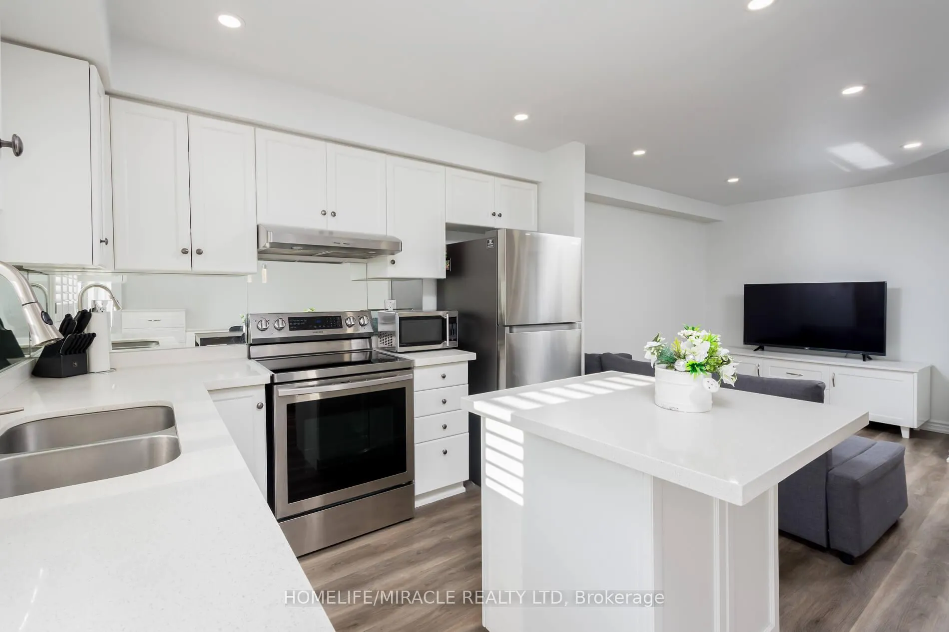 Photo 16 of 220 Kelso Crescent, Vaughan, Maple — HOMEH