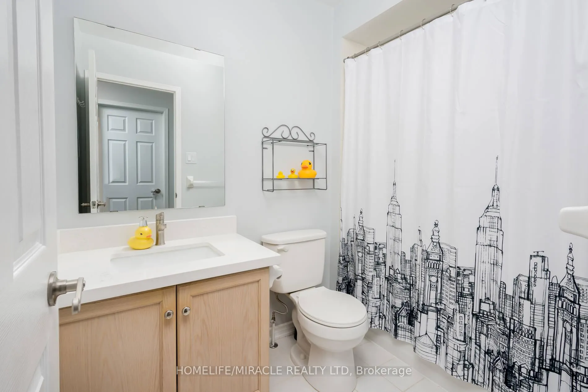 Photo 29 of 220 Kelso Crescent, Vaughan, Maple — HOMEH