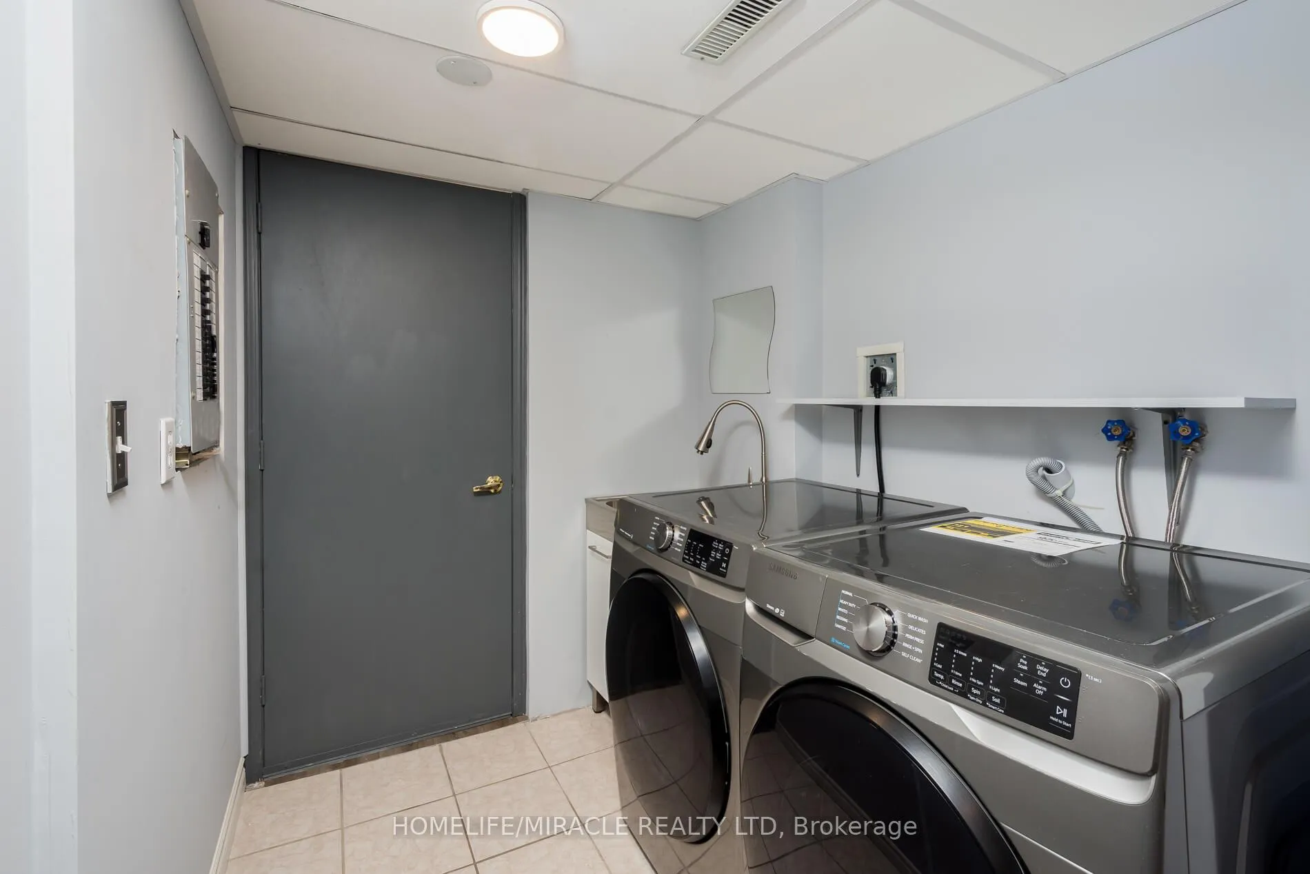 Photo 31 of 220 Kelso Crescent, Vaughan, Maple — HOMEH