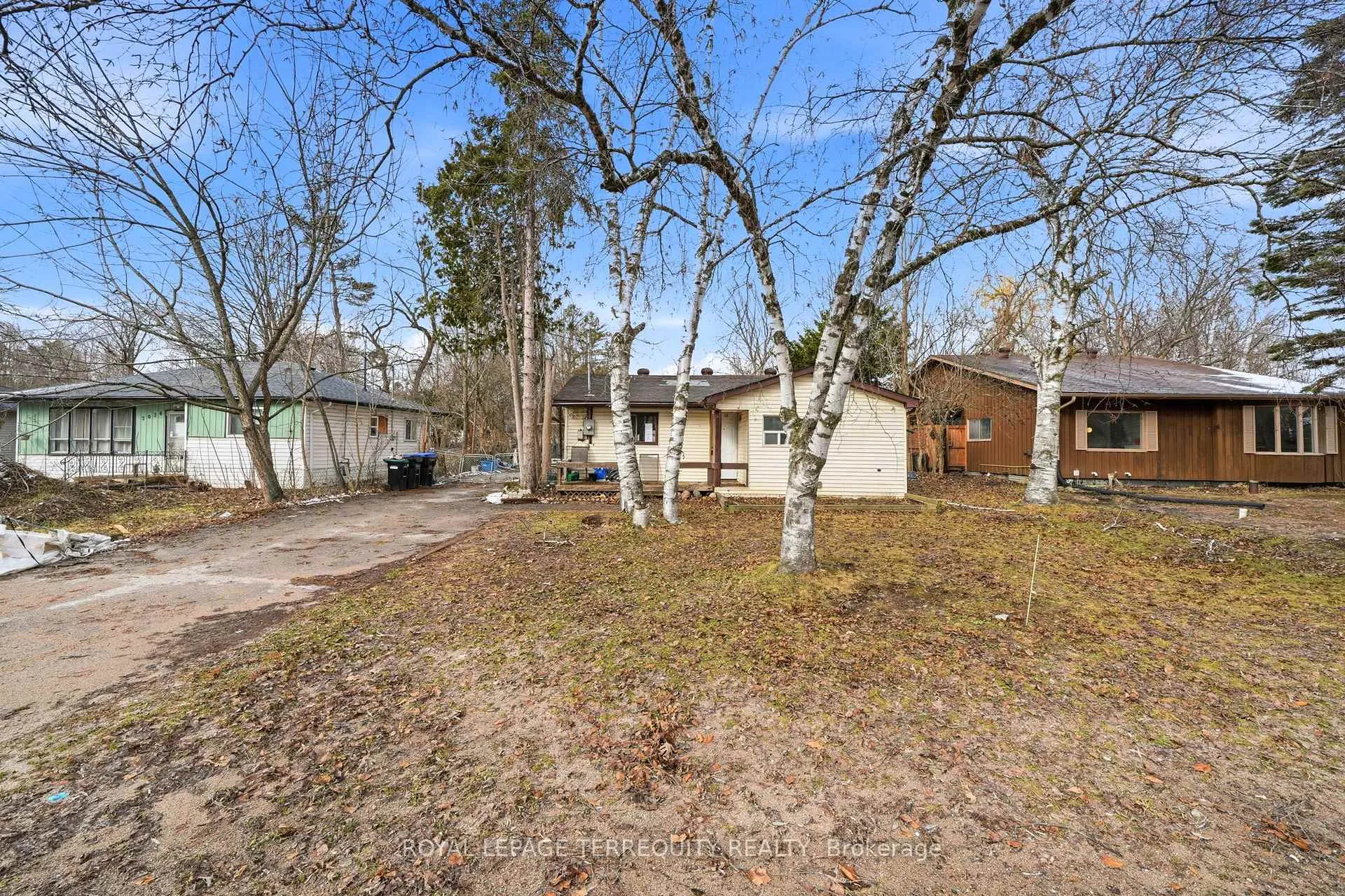 Photo 3 of 2038 St Johns Road, Innisfil, Alcona — HOMEH