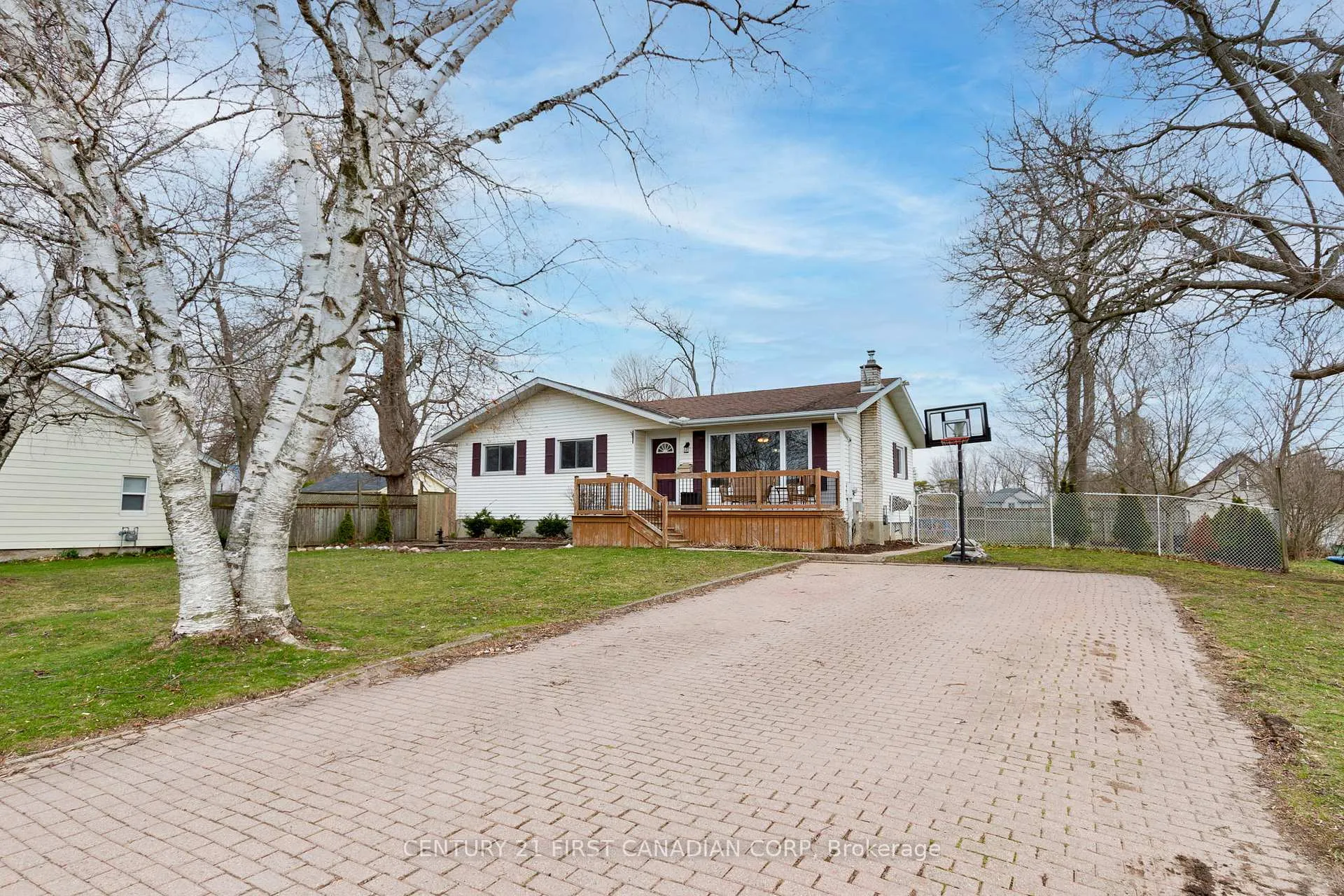 Photo 1 of 9526 Currie Road, Dutton/Dunwich, Wallacetown — HOMEH