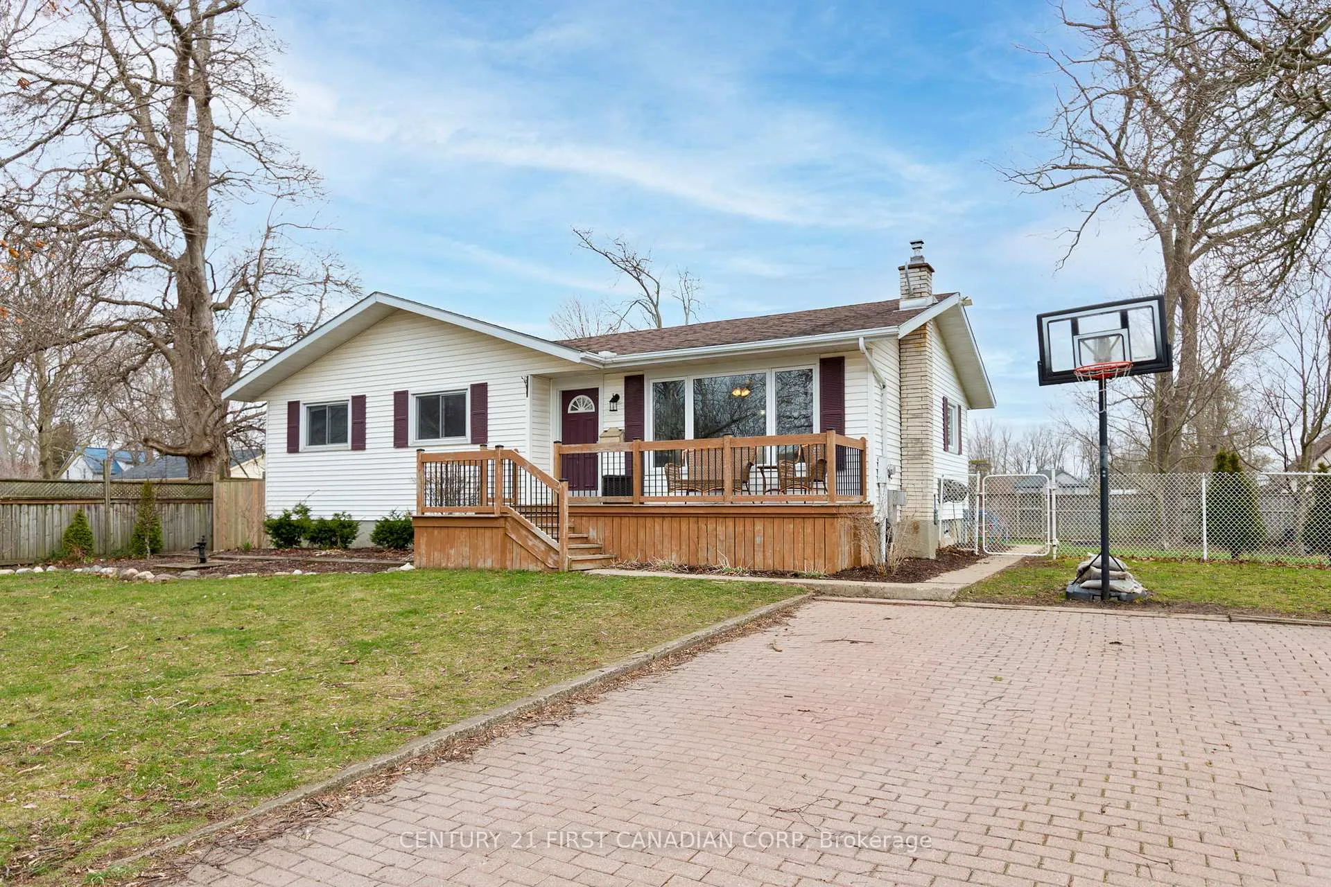 Photo 2 of 9526 Currie Road, Dutton/Dunwich, Wallacetown — HOMEH