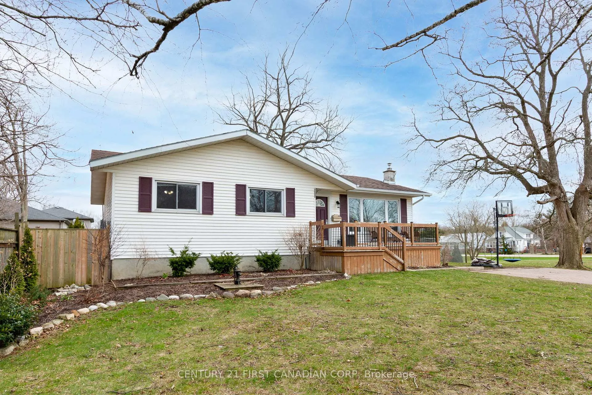 Photo 4 of 9526 Currie Road, Dutton/Dunwich, Wallacetown — HOMEH