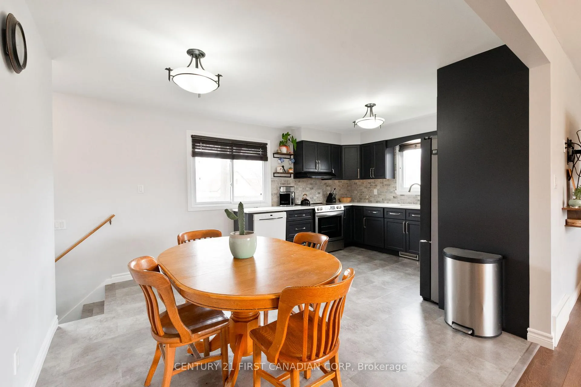 Photo 9 of 9526 Currie Road, Dutton/Dunwich, Wallacetown — HOMEH
