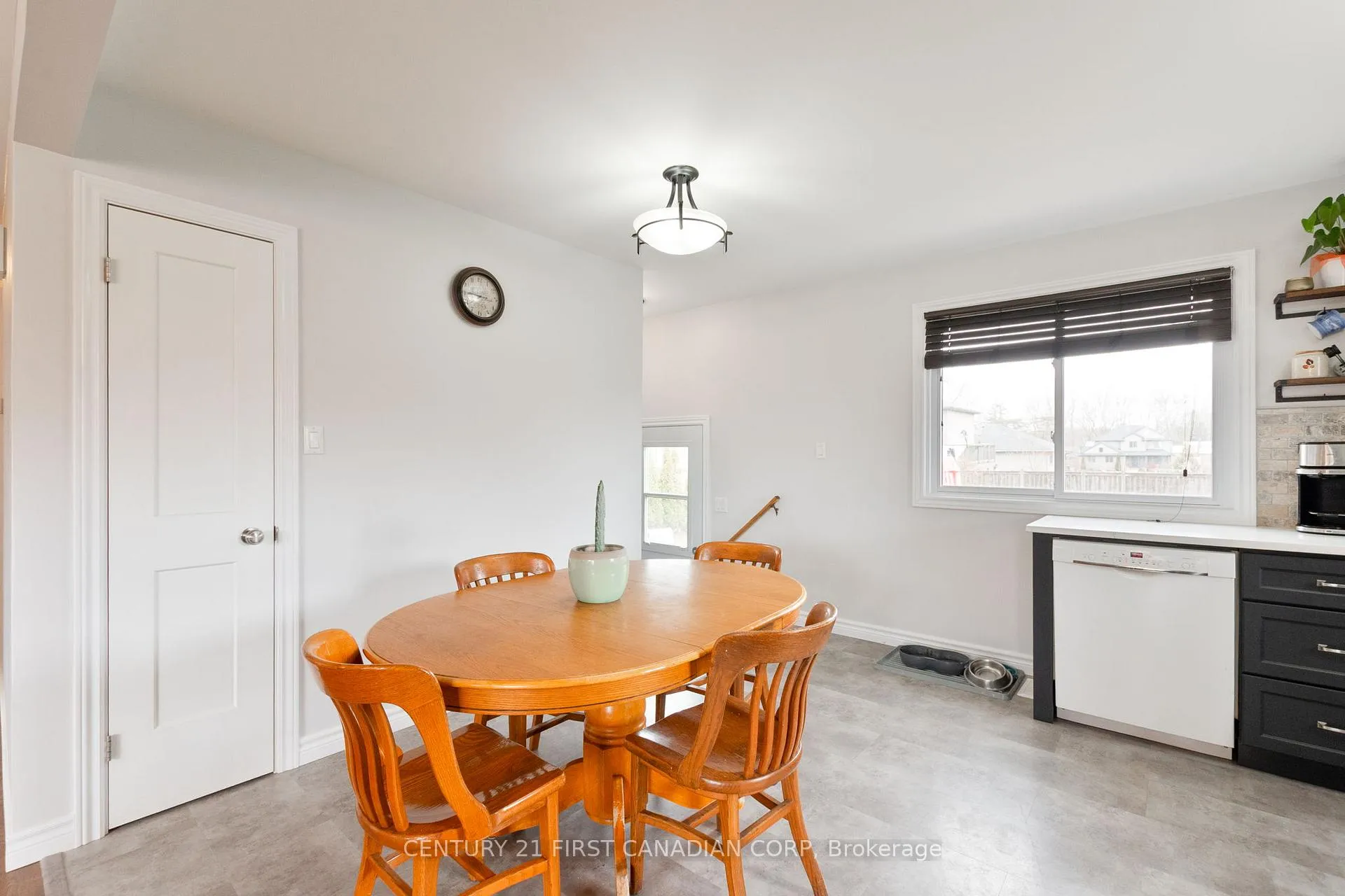 Photo 10 of 9526 Currie Road, Dutton/Dunwich, Wallacetown — HOMEH