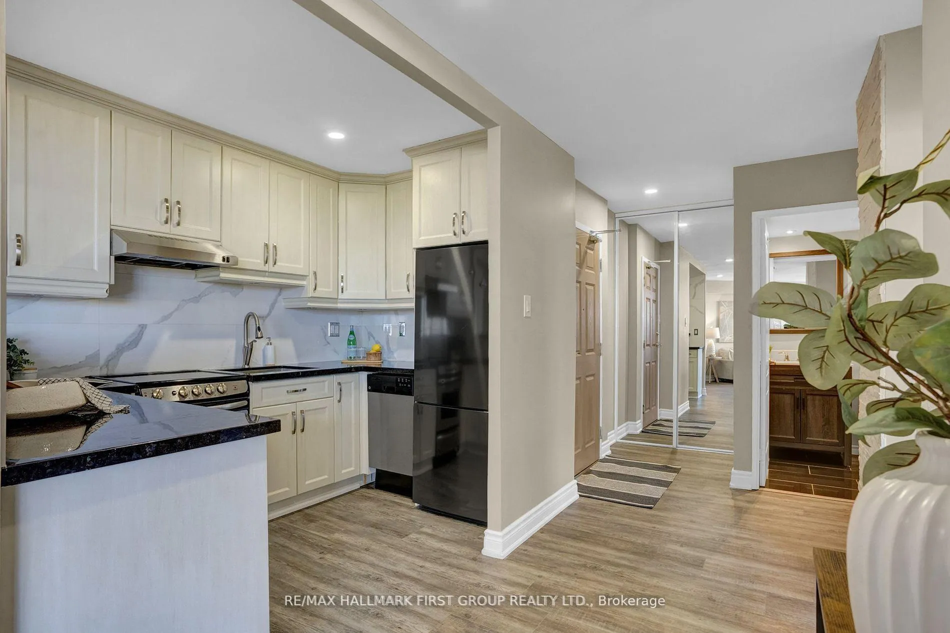 Photo 15 of Unit 611, 2 Westney Road N, Ajax, Central West — HOMEH