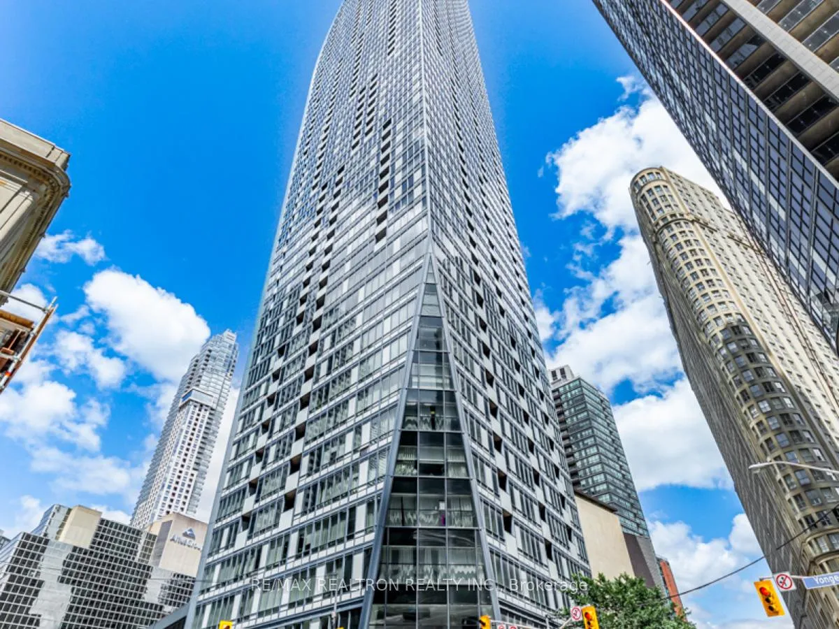 Photo 2 of Unit 5205, 8 The Esplanade, Toronto, Waterfront Communities — HOMEH
