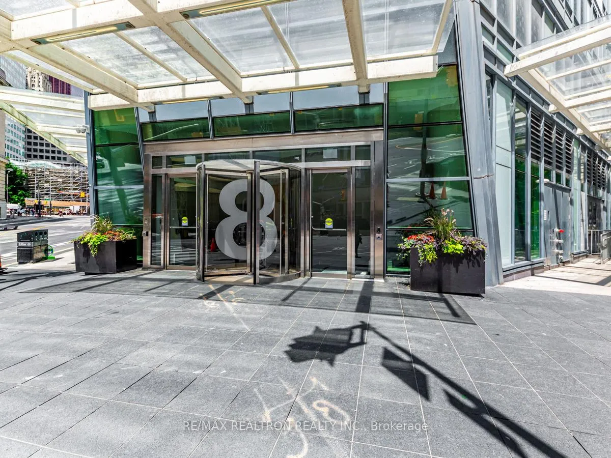 Photo 3 of Unit 5205, 8 The Esplanade, Toronto, Waterfront Communities — HOMEH