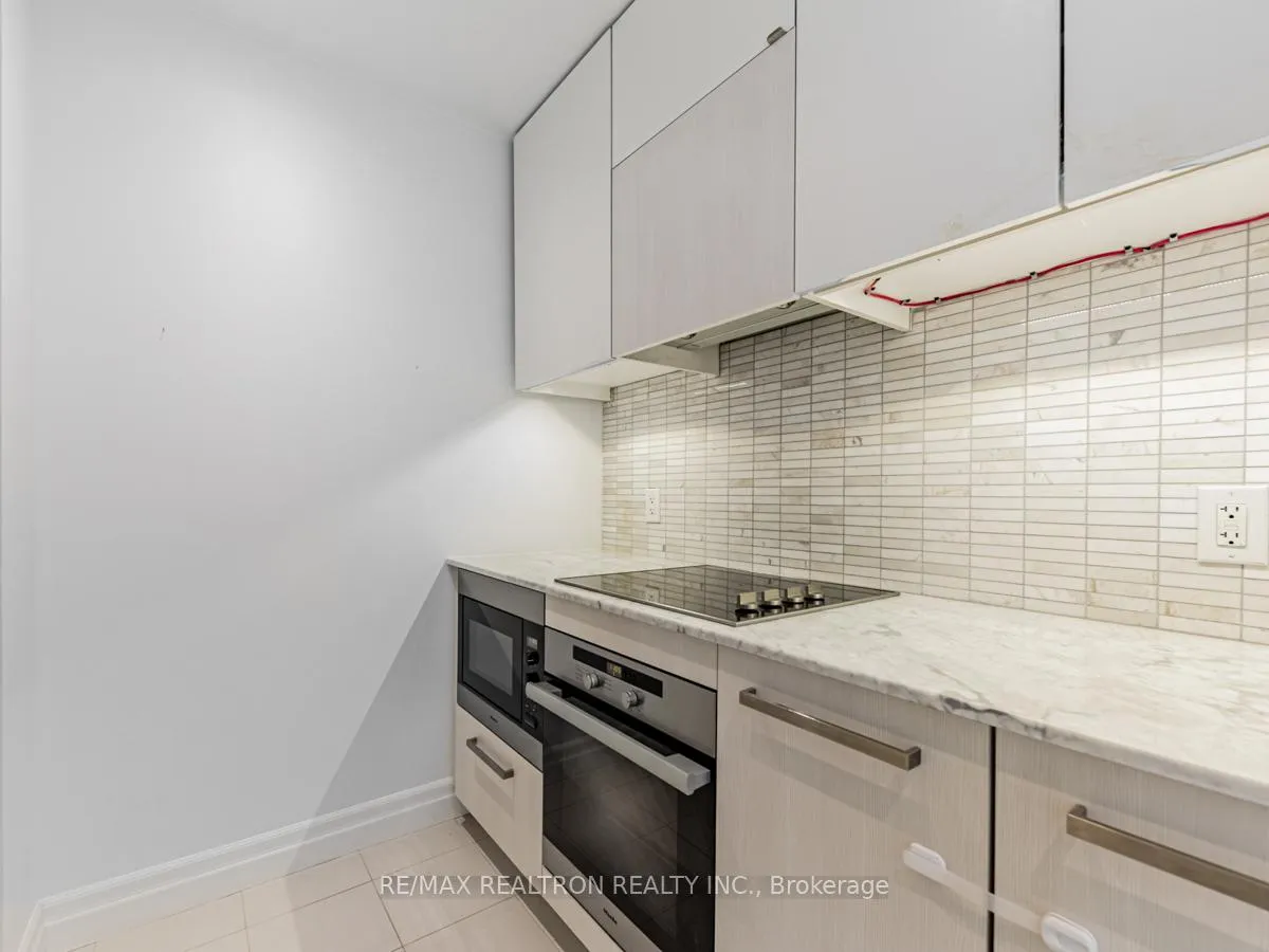 Photo 12 of Unit 5205, 8 The Esplanade, Toronto, Waterfront Communities — HOMEH