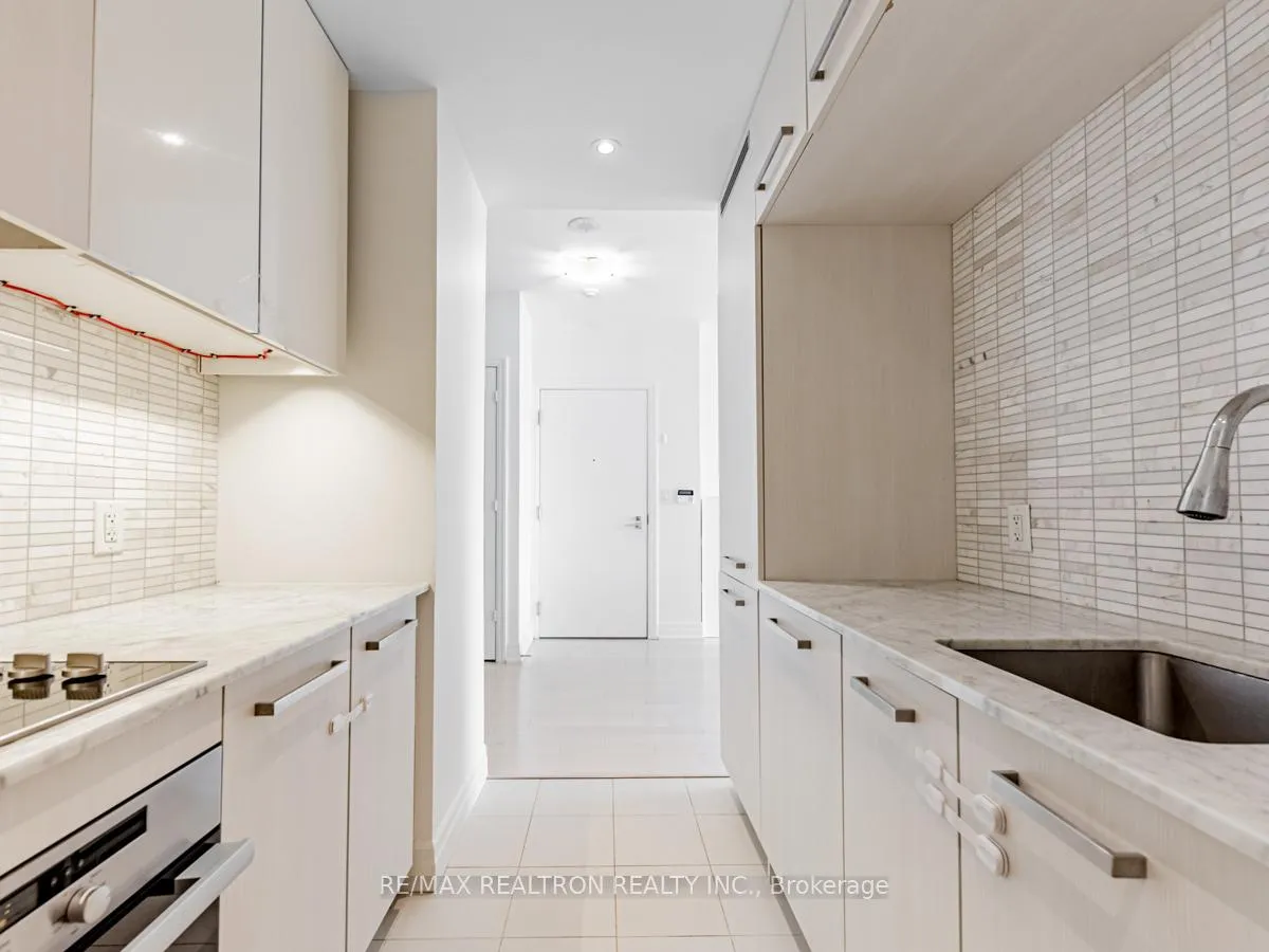 Photo 13 of Unit 5205, 8 The Esplanade, Toronto, Waterfront Communities — HOMEH