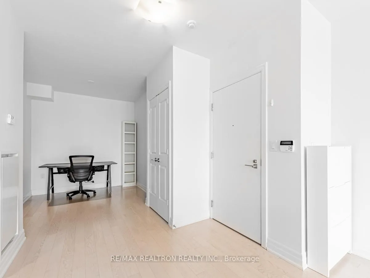 Photo 14 of Unit 5205, 8 The Esplanade, Toronto, Waterfront Communities — HOMEH
