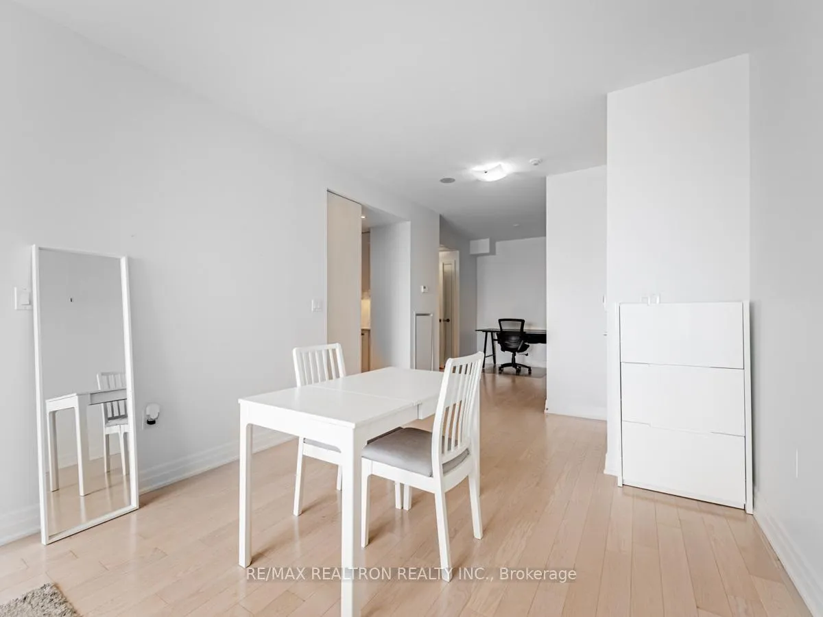 Photo 18 of Unit 5205, 8 The Esplanade, Toronto, Waterfront Communities — HOMEH