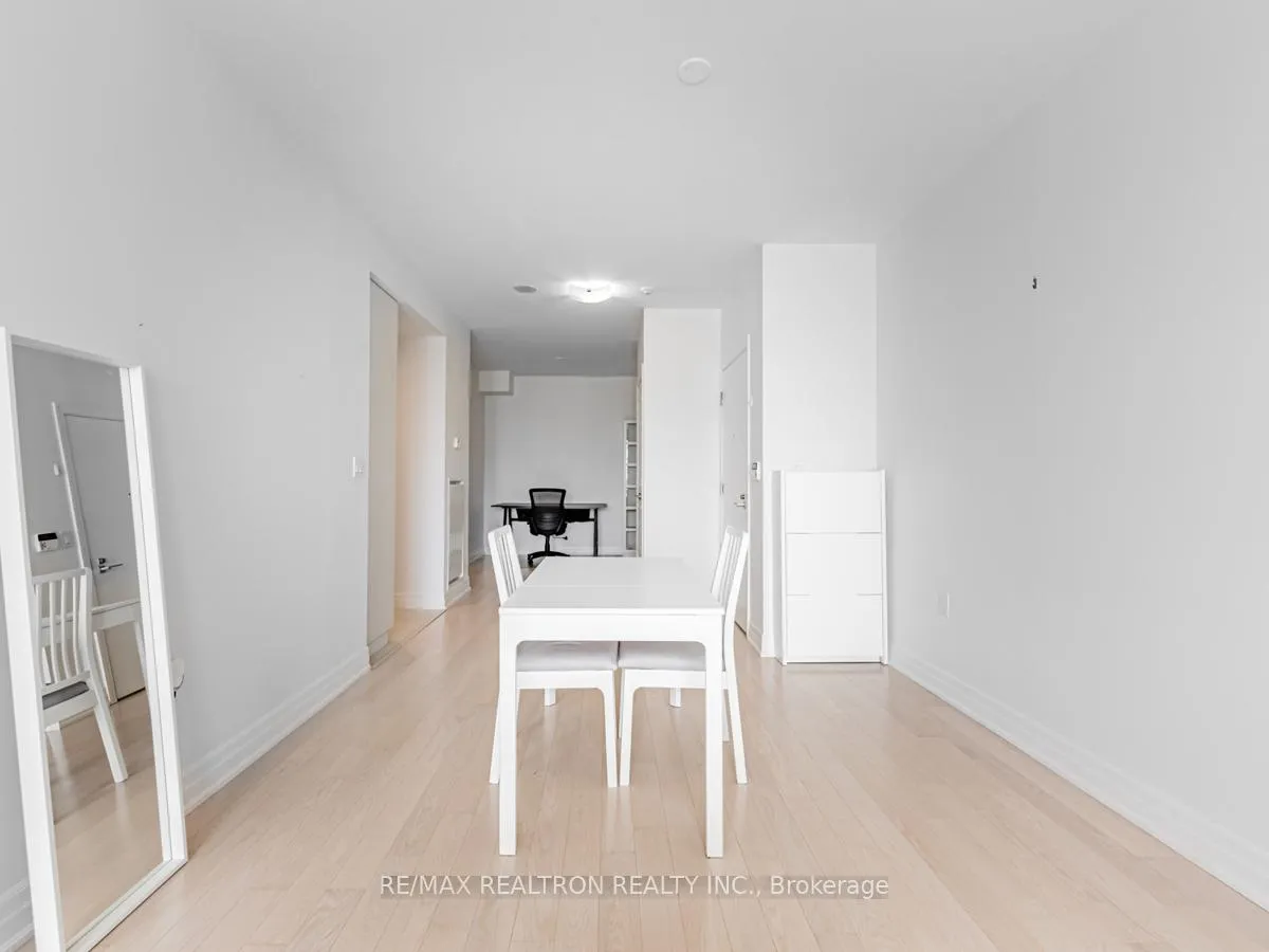 Photo 19 of Unit 5205, 8 The Esplanade, Toronto, Waterfront Communities — HOMEH