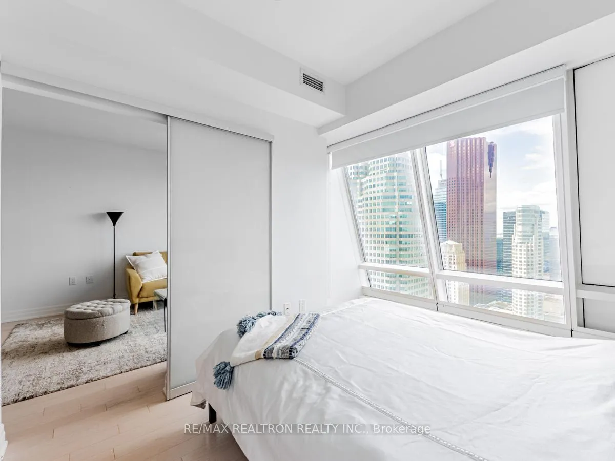 Photo 25 of Unit 5205, 8 The Esplanade, Toronto, Waterfront Communities — HOMEH
