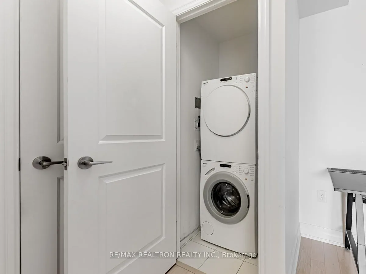 Photo 29 of Unit 5205, 8 The Esplanade, Toronto, Waterfront Communities — HOMEH