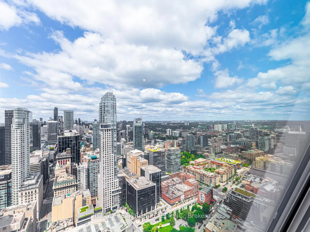 Photo 32 of Unit 5205, 8 The Esplanade, Toronto, Waterfront Communities — HOMEH