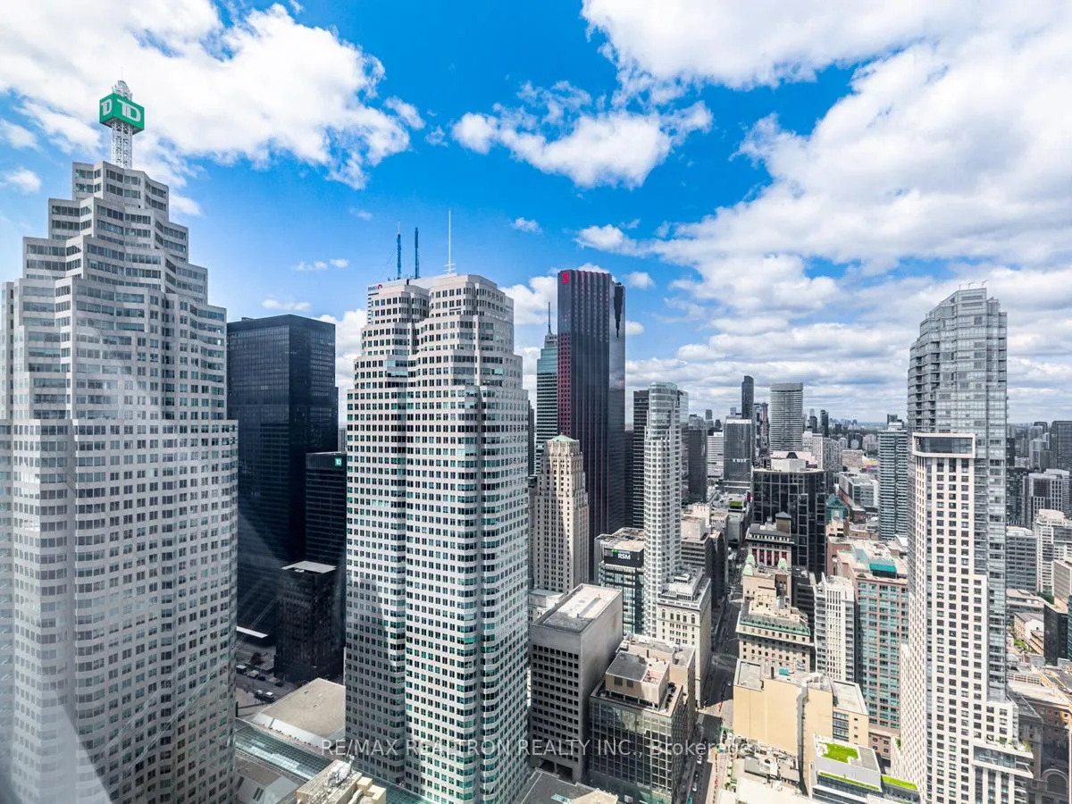 Photo 33 of Unit 5205, 8 The Esplanade, Toronto, Waterfront Communities — HOMEH