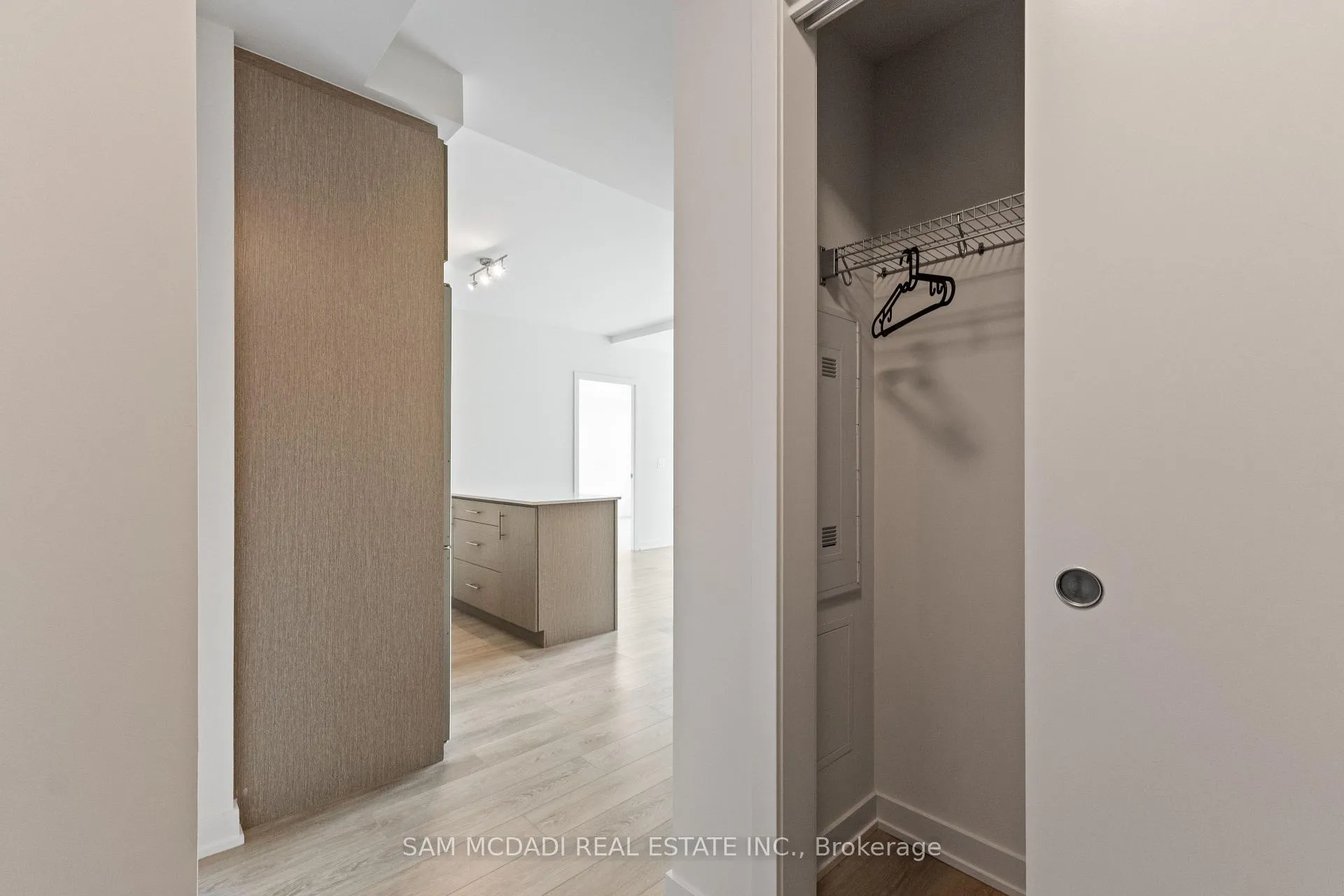 Photo 7 of Unit 1305, 212 King William Street, Hamilton, Beasley — HOMEH