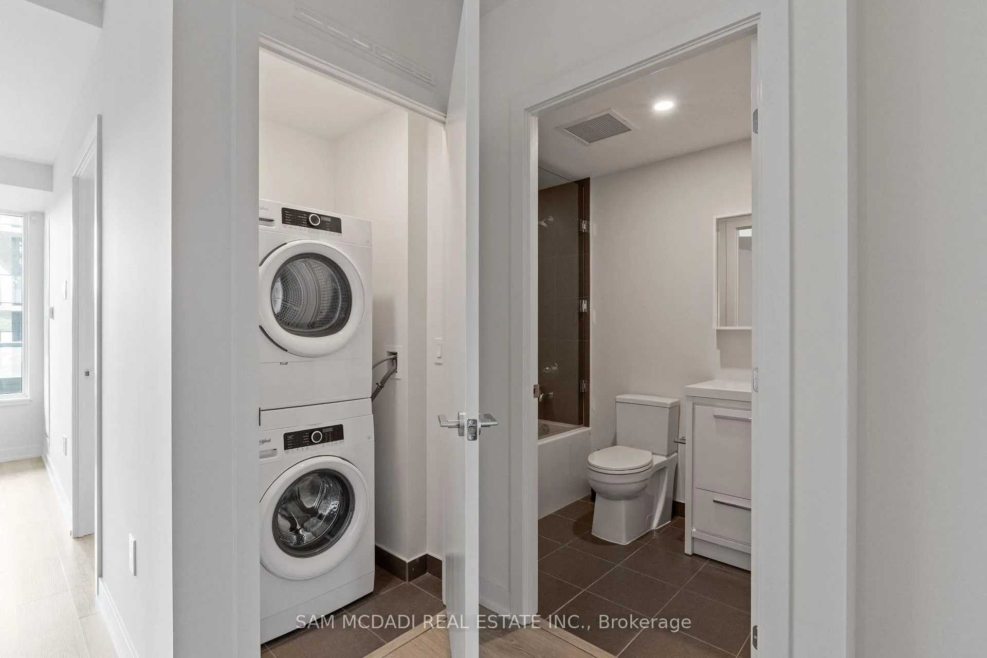 Photo 12 of Unit 1305, 212 King William Street, Hamilton, Beasley — HOMEH