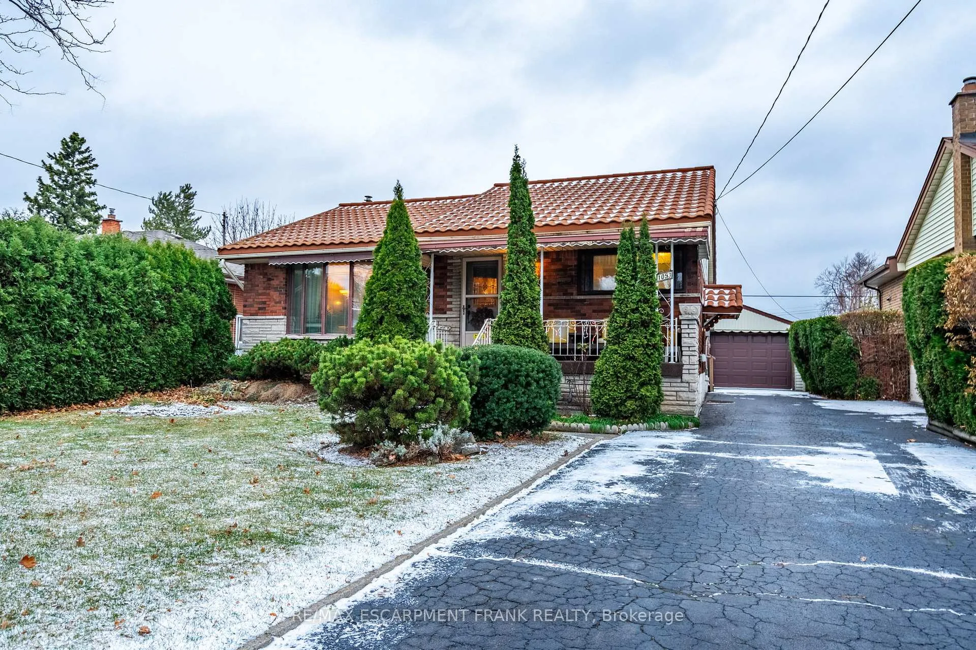Photo 1 of 1053 Fennell Avenue E, Hamilton, Hampton Heights — HOMEH