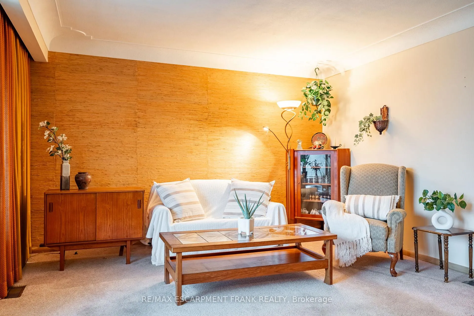 Photo 11 of 1053 Fennell Avenue E, Hamilton, Hampton Heights — HOMEH