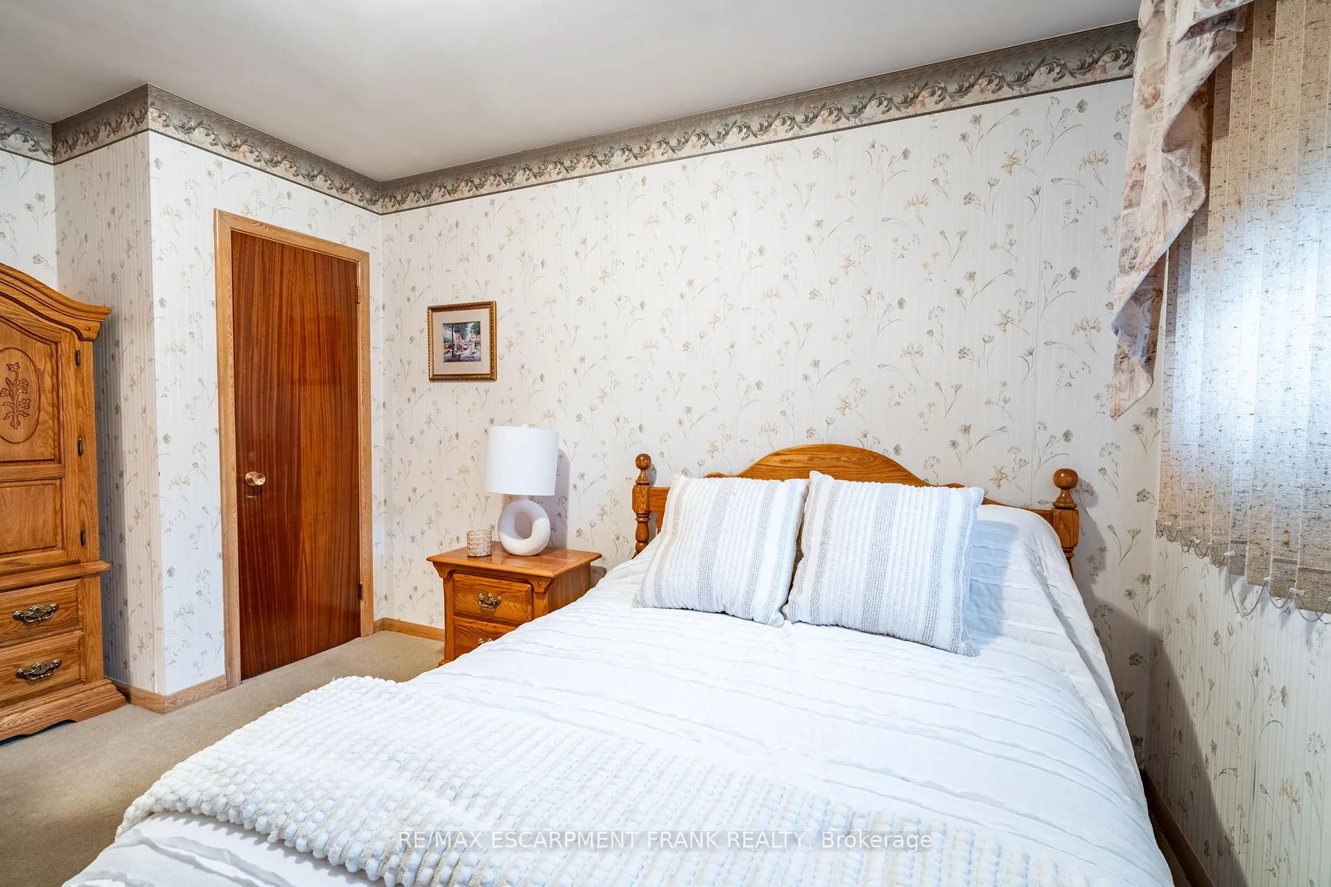 Photo 15 of 1053 Fennell Avenue E, Hamilton, Hampton Heights — HOMEH