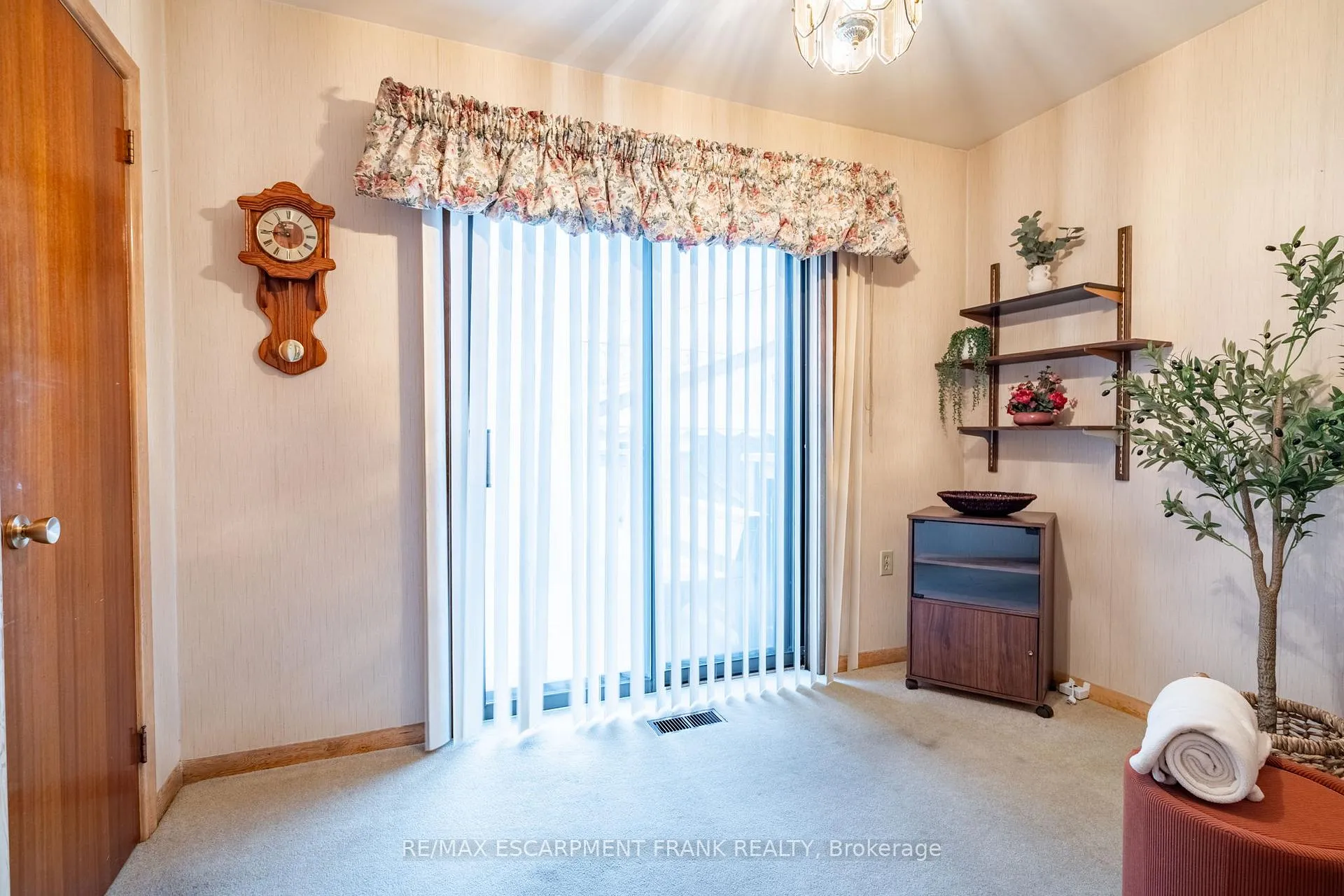 Photo 18 of 1053 Fennell Avenue E, Hamilton, Hampton Heights — HOMEH