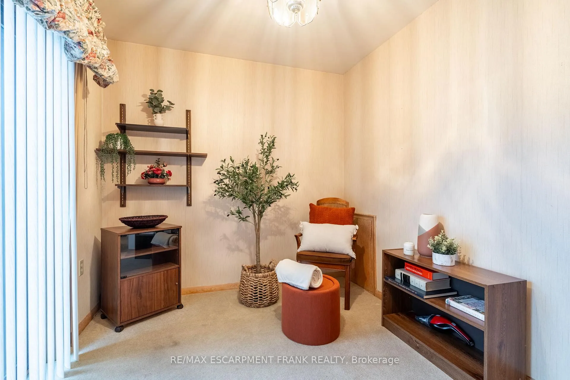 Photo 19 of 1053 Fennell Avenue E, Hamilton, Hampton Heights — HOMEH