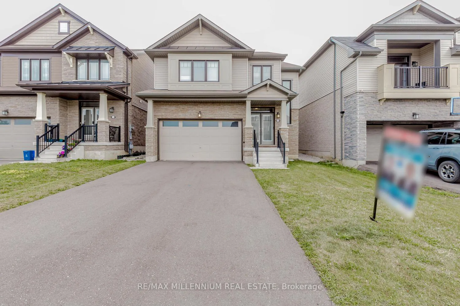 Photo 2 of 259 Bedrock Drive, Hamilton, Stoney Creek Mountain — HOMEH