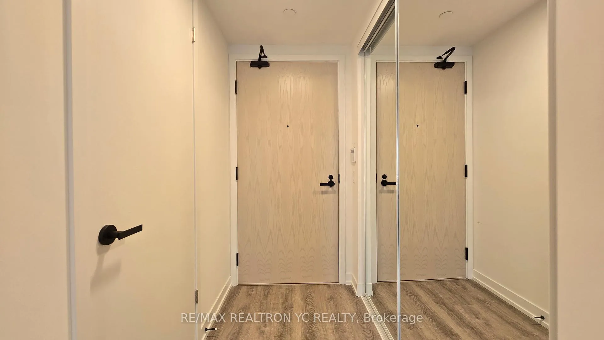 Photo 3 of Unit 3516, 195 Commerce Street, Vaughan, Vaughan Corporate Centre — HOMEH