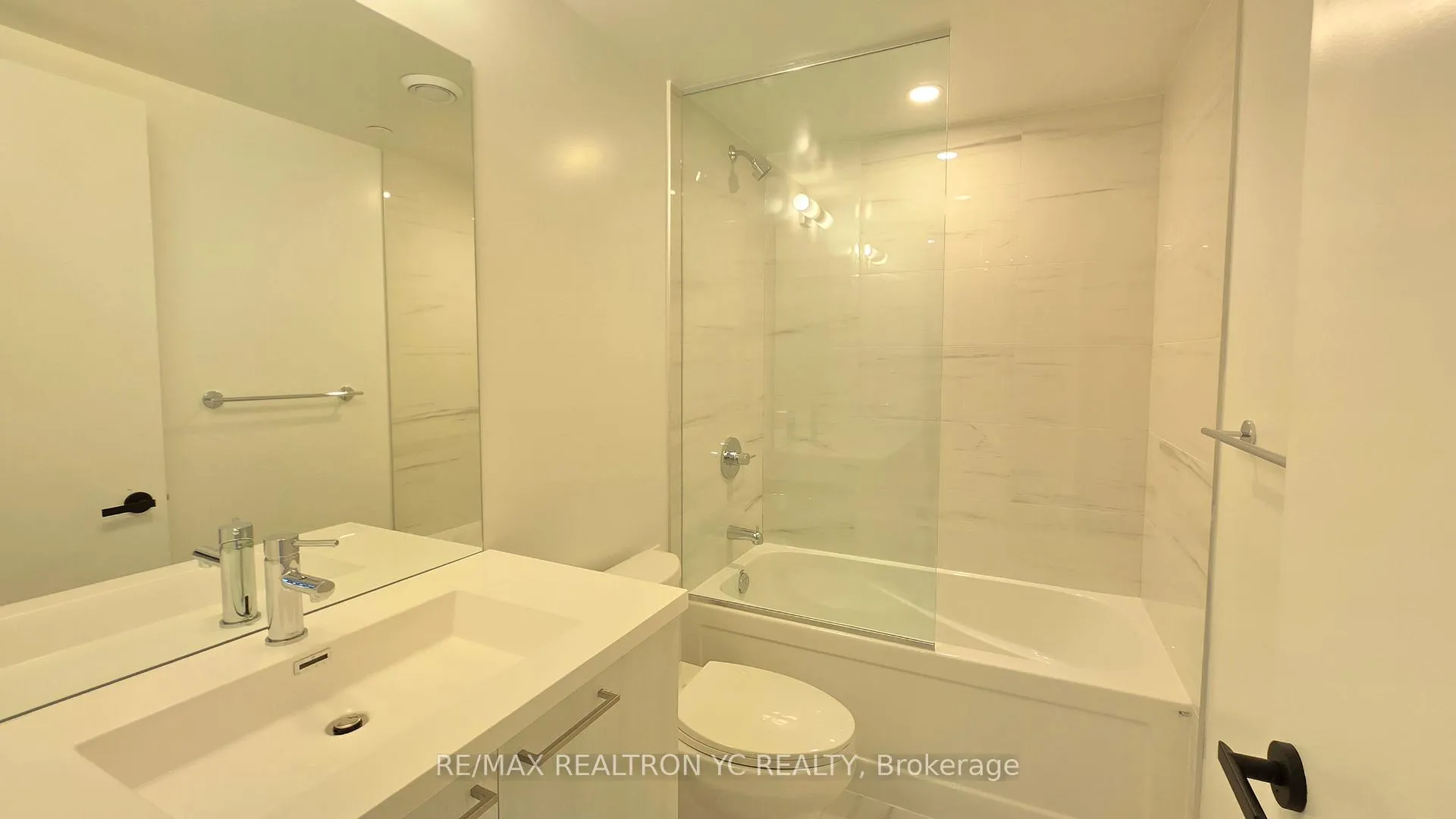 Photo 6 of Unit 3516, 195 Commerce Street, Vaughan, Vaughan Corporate Centre — HOMEH