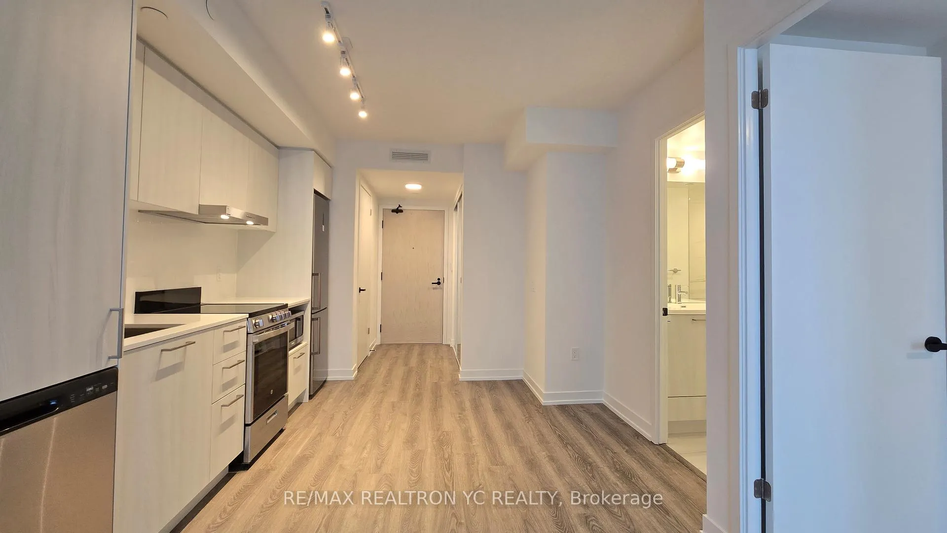 Photo 7 of Unit 3516, 195 Commerce Street, Vaughan, Vaughan Corporate Centre — HOMEH