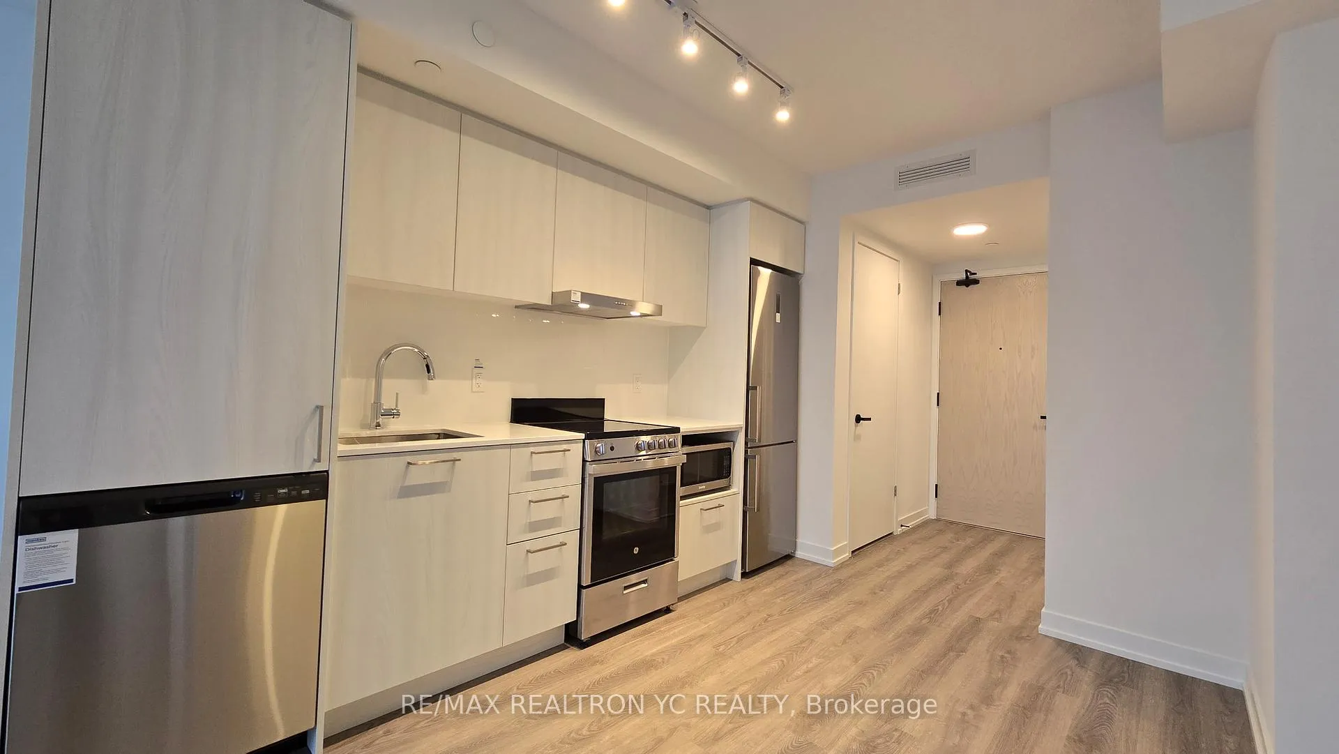 Photo 10 of Unit 3516, 195 Commerce Street, Vaughan, Vaughan Corporate Centre — HOMEH