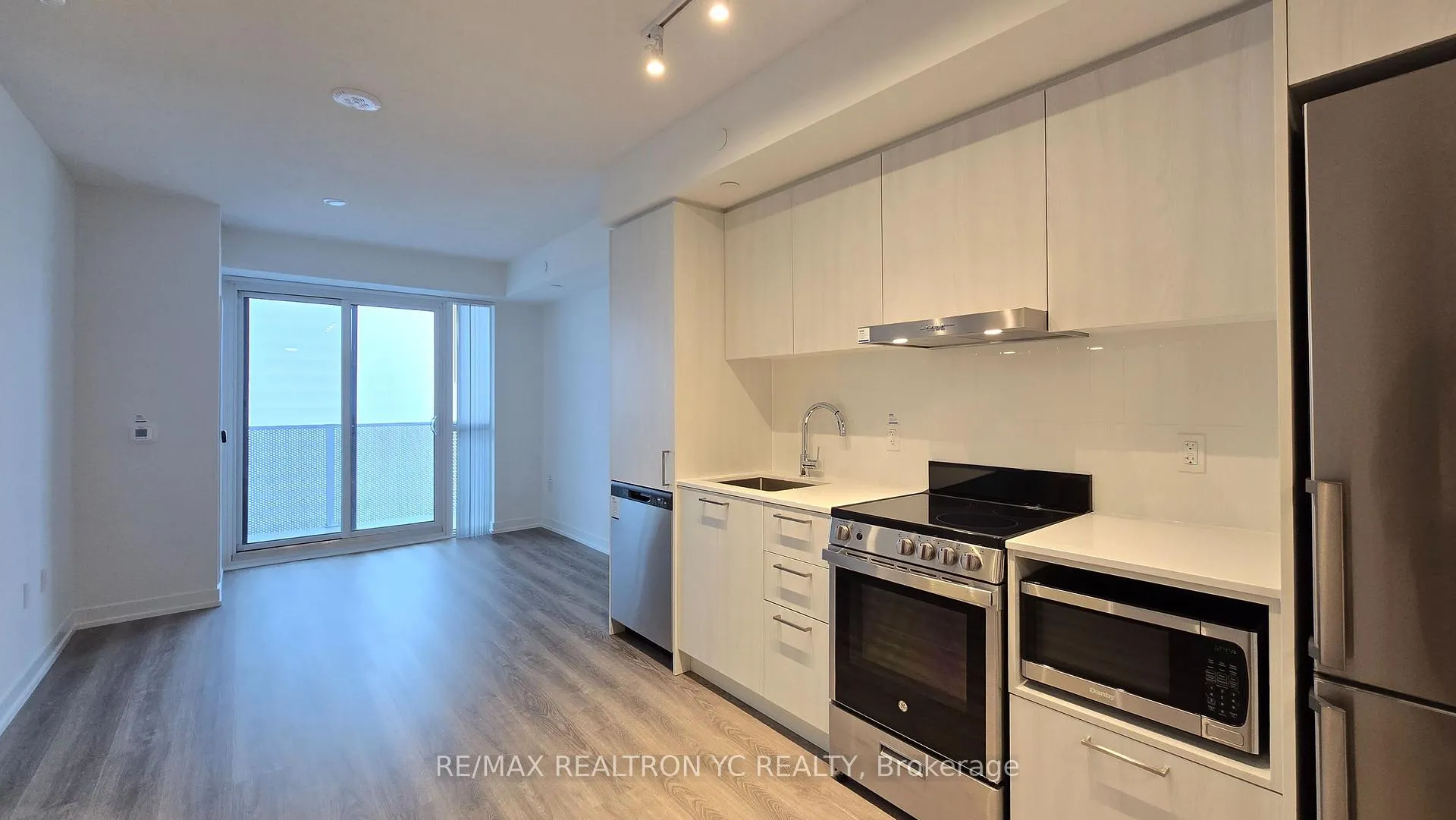 Photo 11 of Unit 3516, 195 Commerce Street, Vaughan, Vaughan Corporate Centre — HOMEH