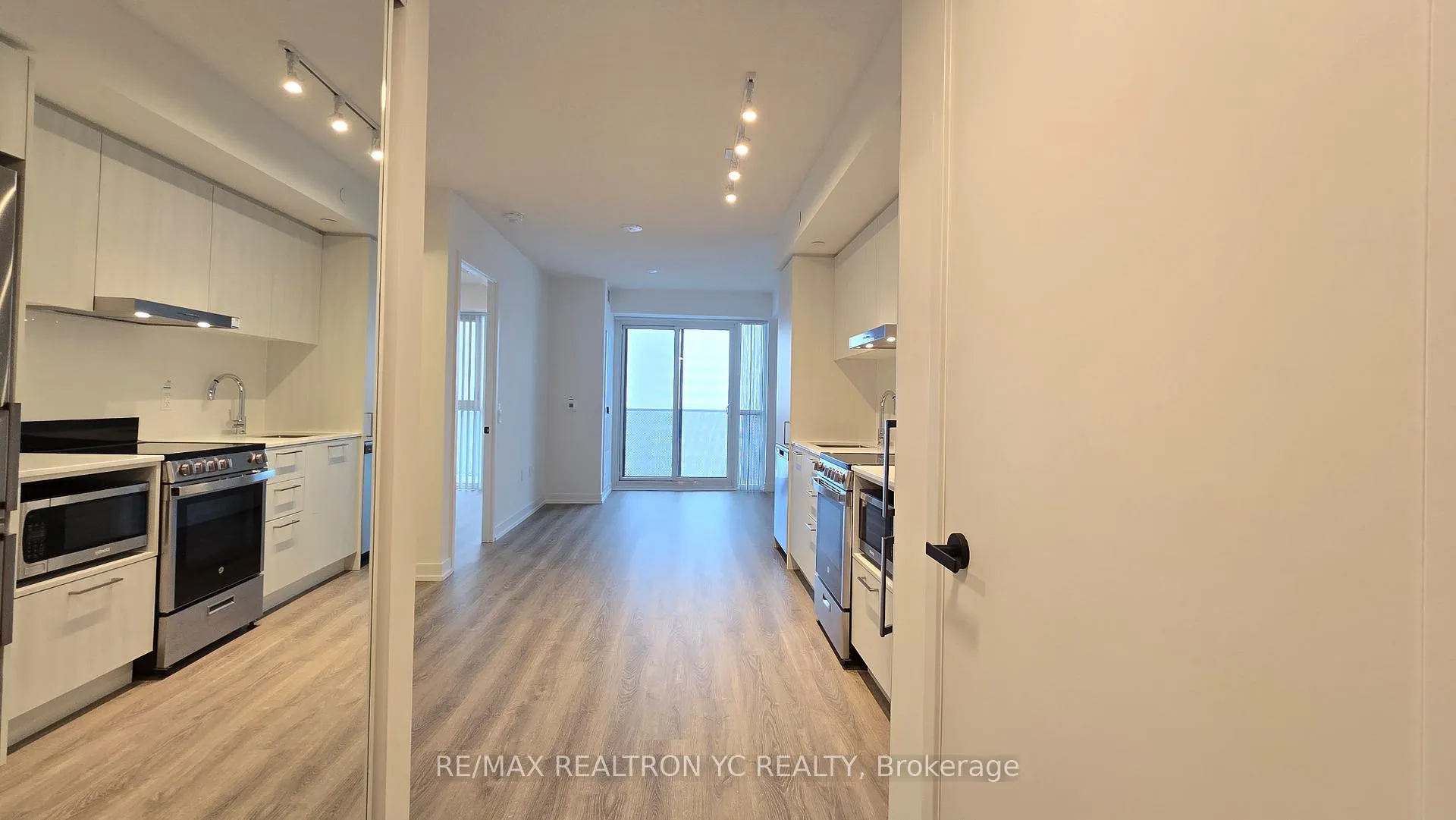 Photo 12 of Unit 3516, 195 Commerce Street, Vaughan, Vaughan Corporate Centre — HOMEH
