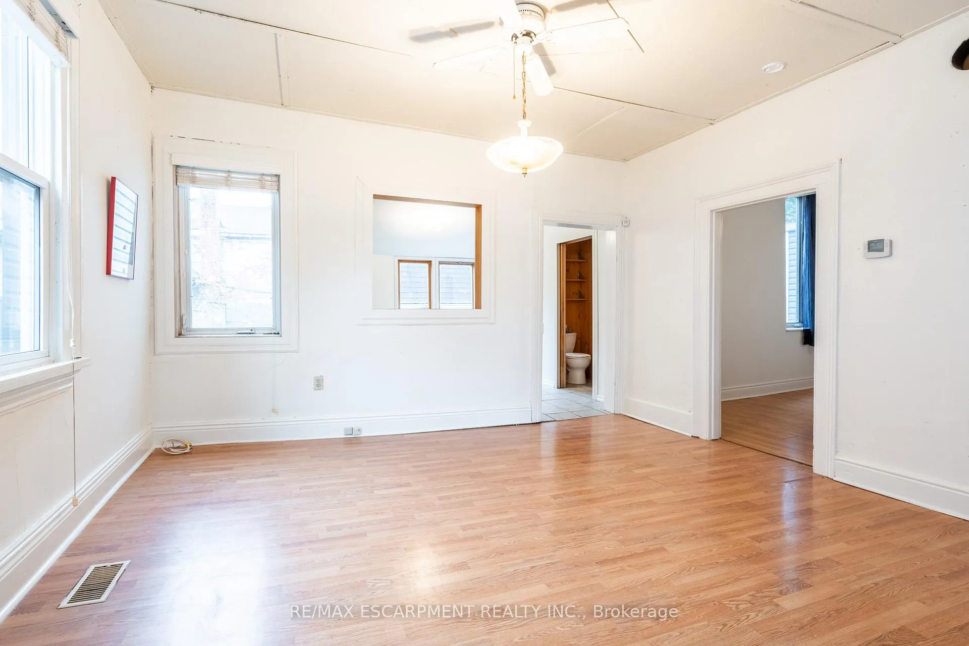 Photo 9 of 49 Jones Street, Hamilton, Strathcona — HOMEH